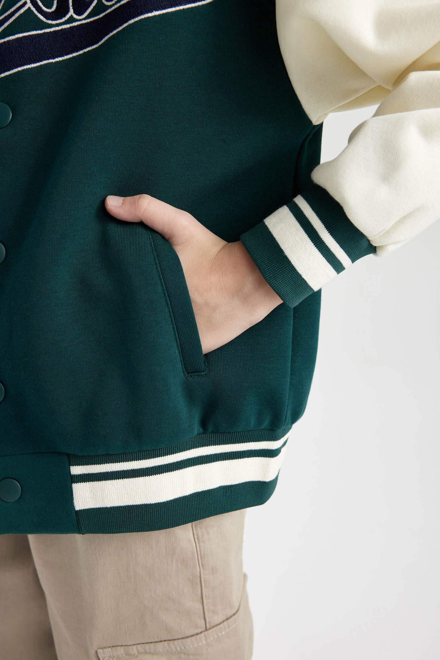 Erkek Çocuk Kolej Yaka Baskılı Çıtçıtlı Cepli Mevsimlik Hafif Bomber Okul Hırkası