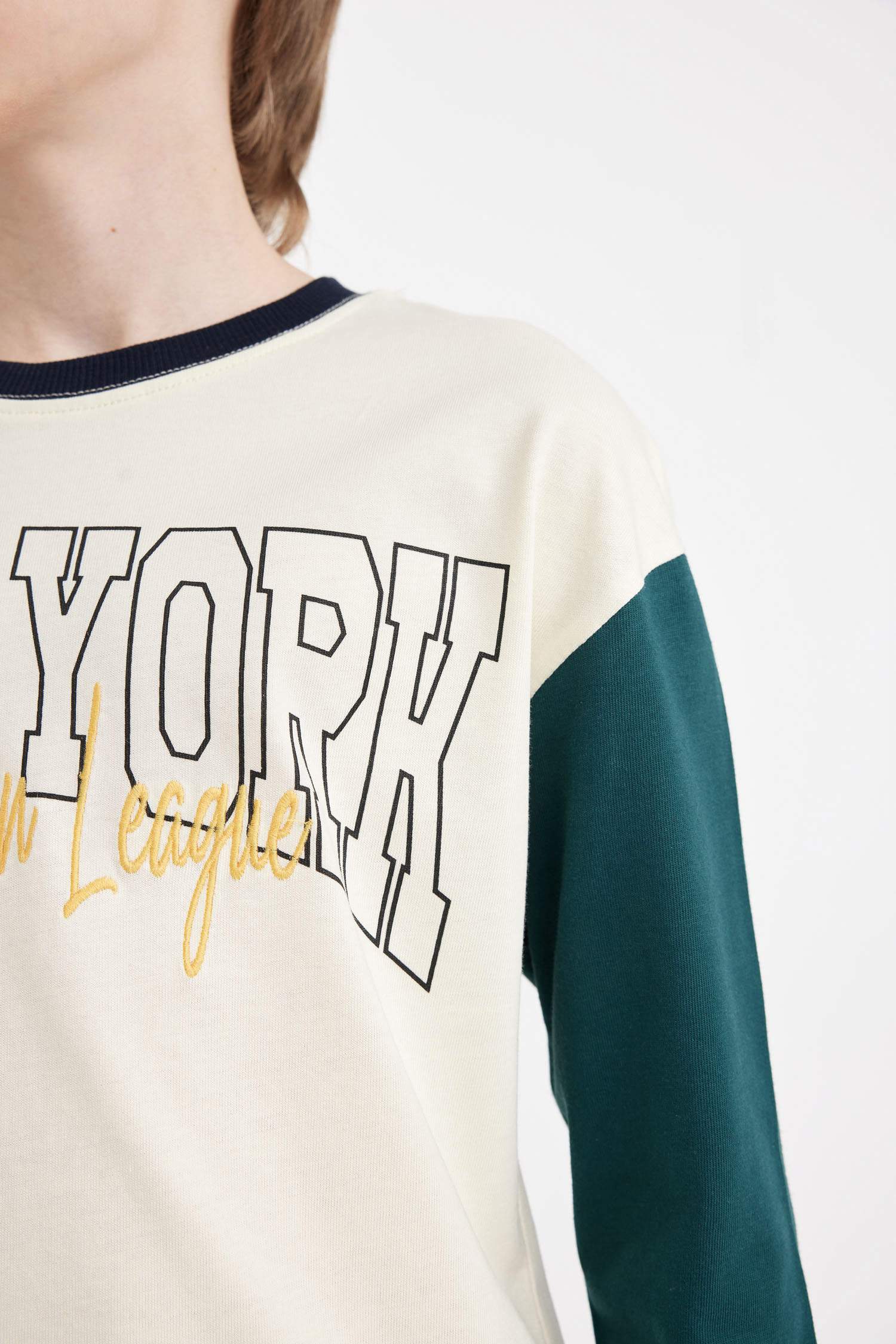 Erkek Çocuk Oversize Geniş Kalıp Bisiklet Yaka Baskılı Uzun Kollu Okul Tişörtü