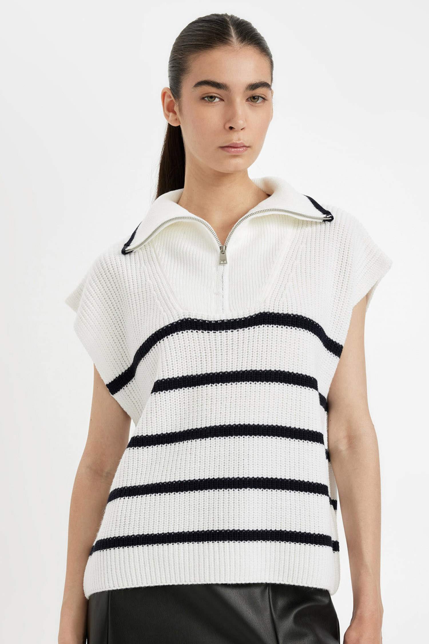 Свитер в полоску стандартного кроя на молнии