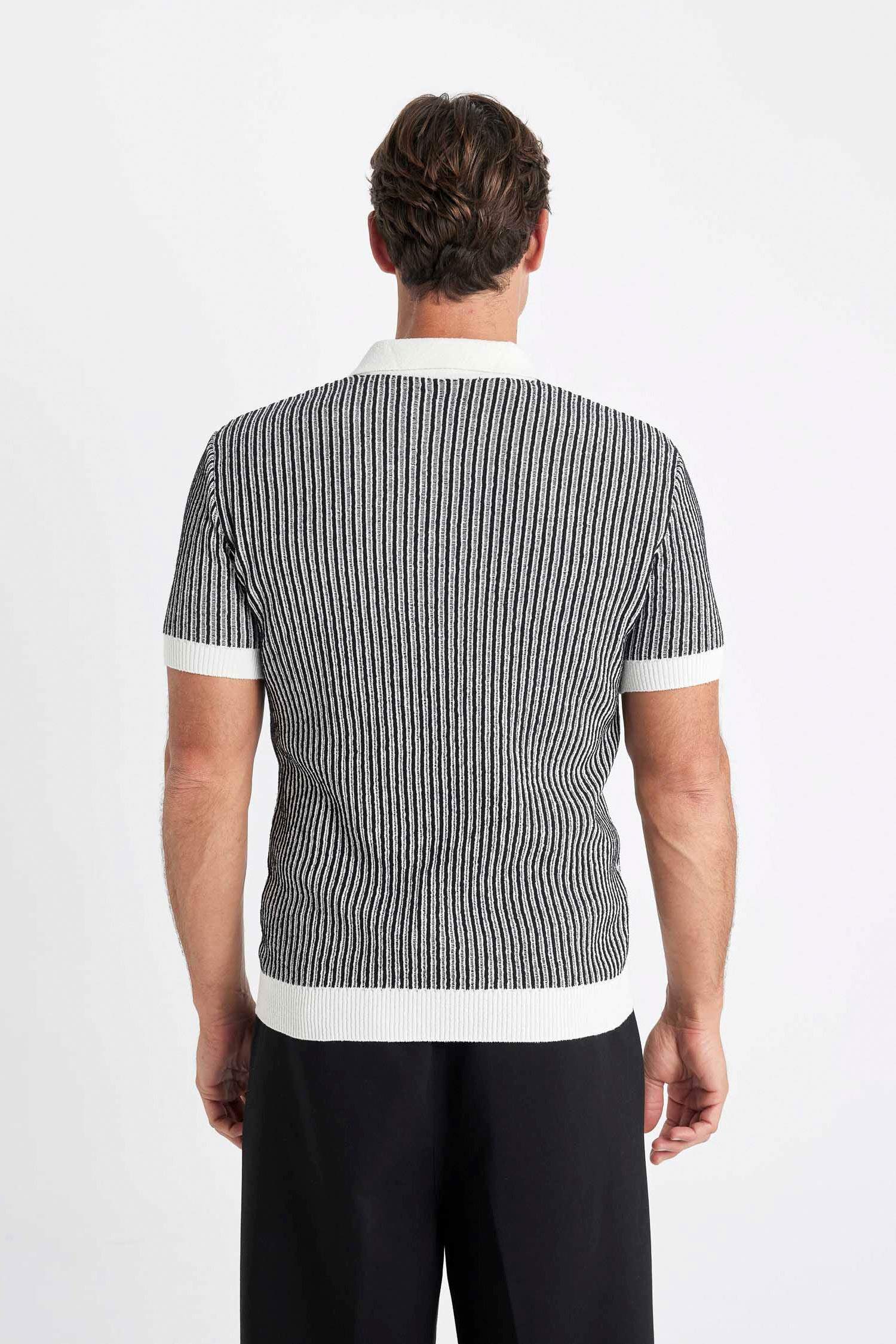 Standart Fit Normal Kesim Polo Yaka Çizgili Kısa Kollu Triko Tişört