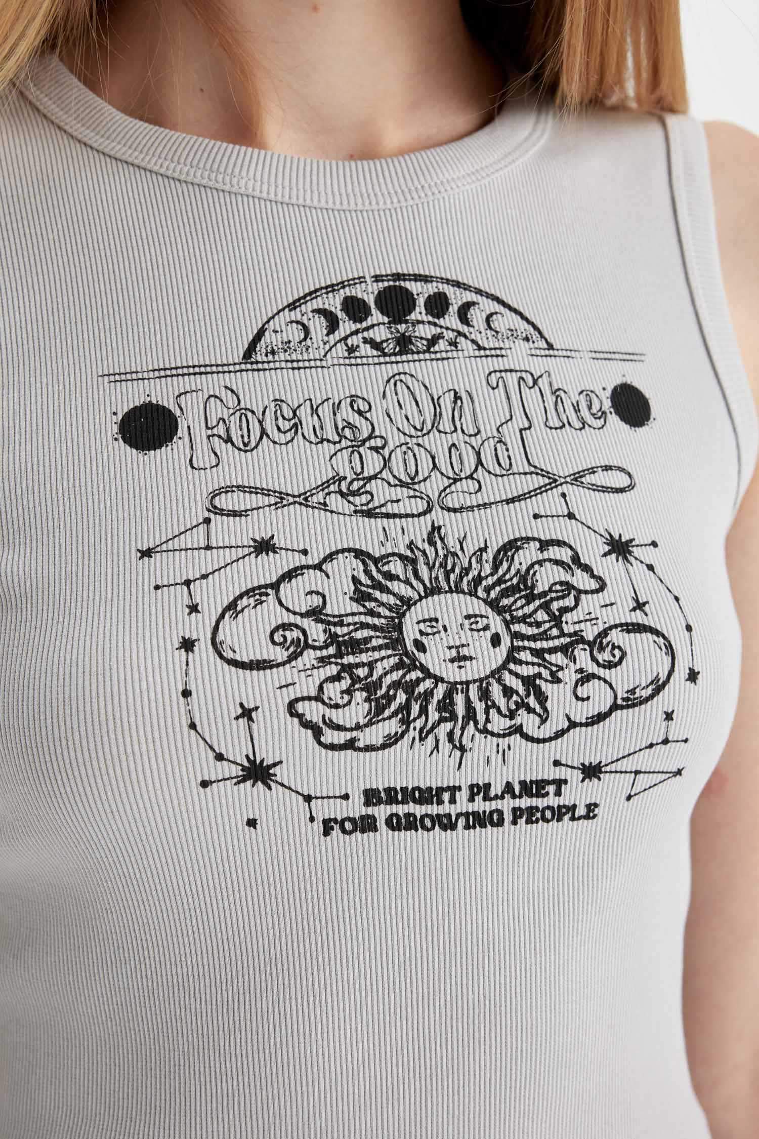 Майка с принтом с круглым вырезом