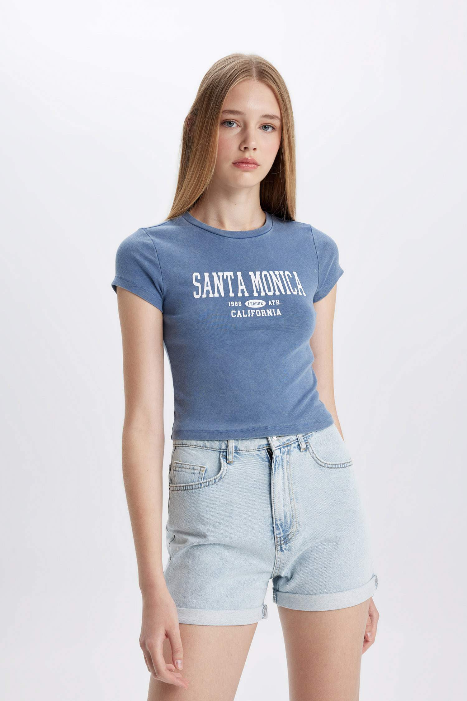 تيشيرت نص ردن مطبوع بياخة مستديرة