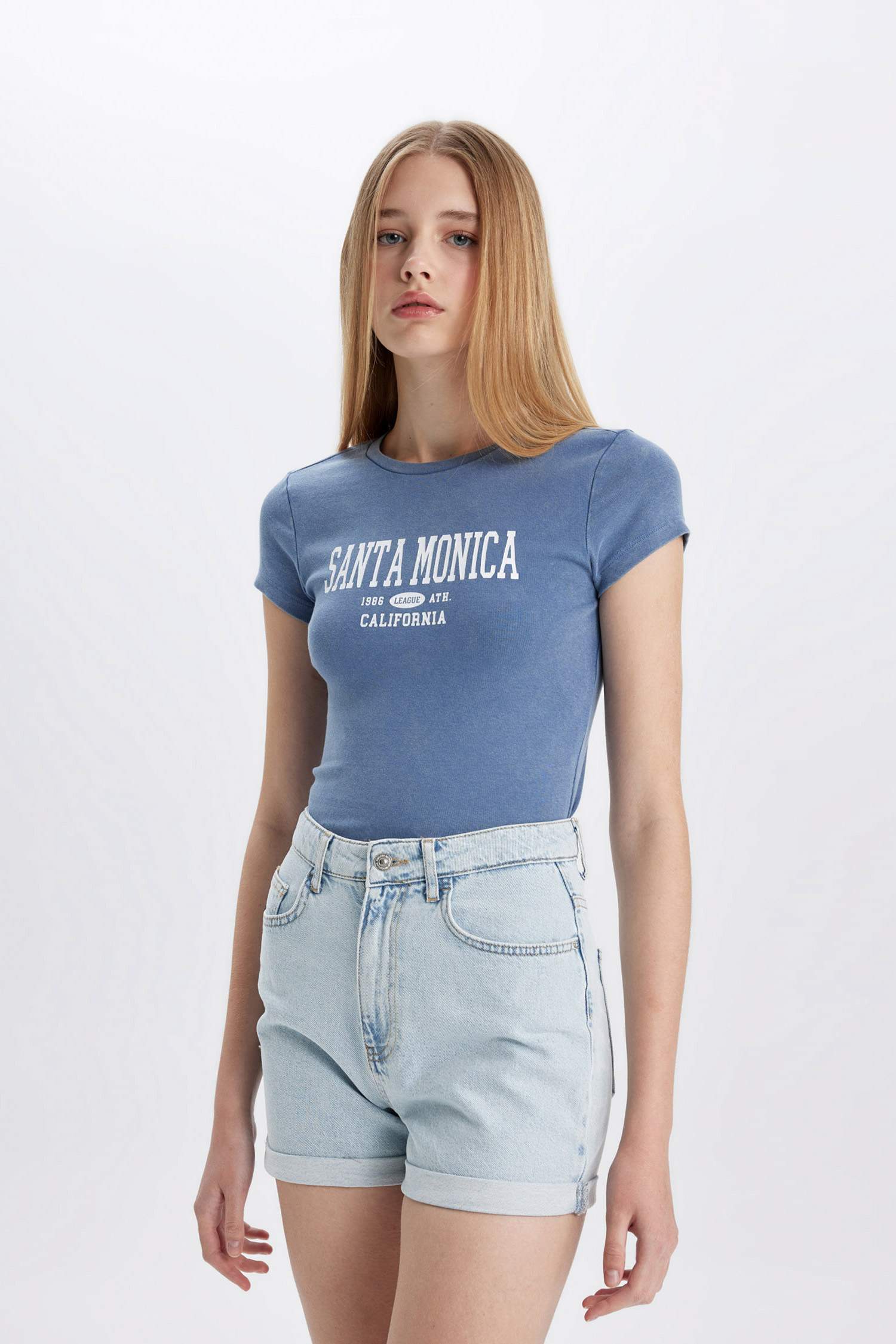 تيشيرت نص ردن مطبوع بياخة مستديرة