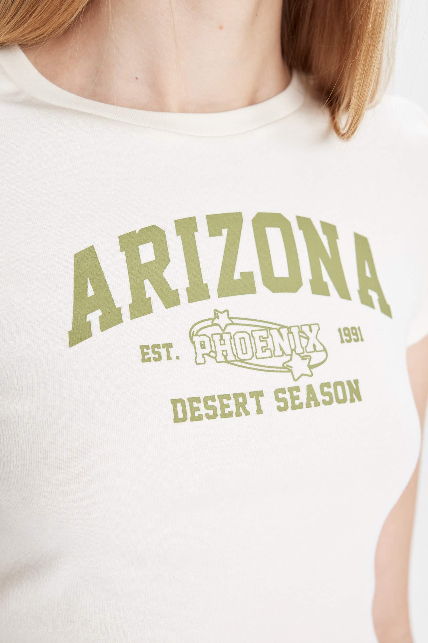 تيشيرت نص كم مطبوع برقبة مستديرة