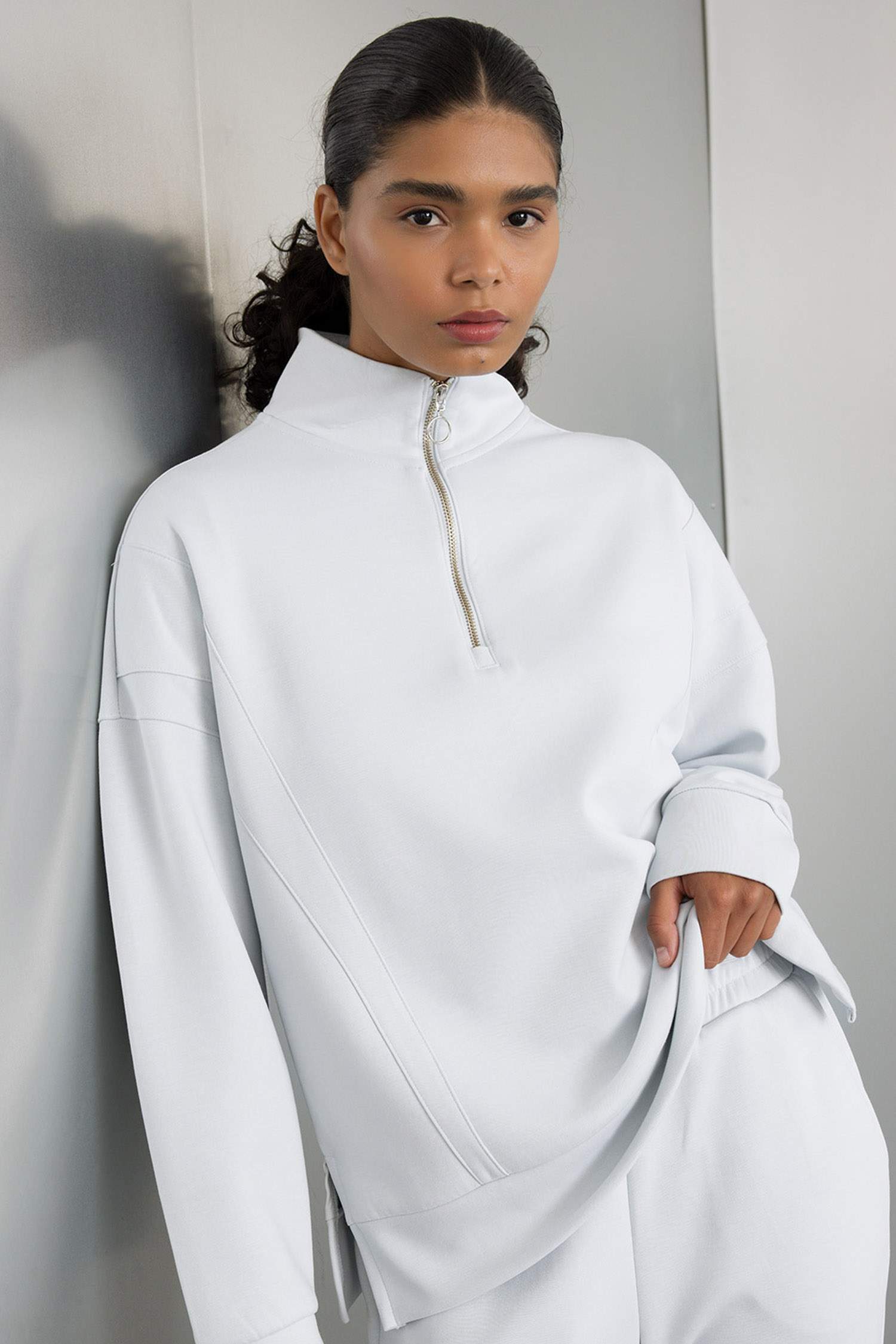 سويت شيرت رياضي اوفر سايز بياخة عالية بنصف سحاب من DeFactoFit