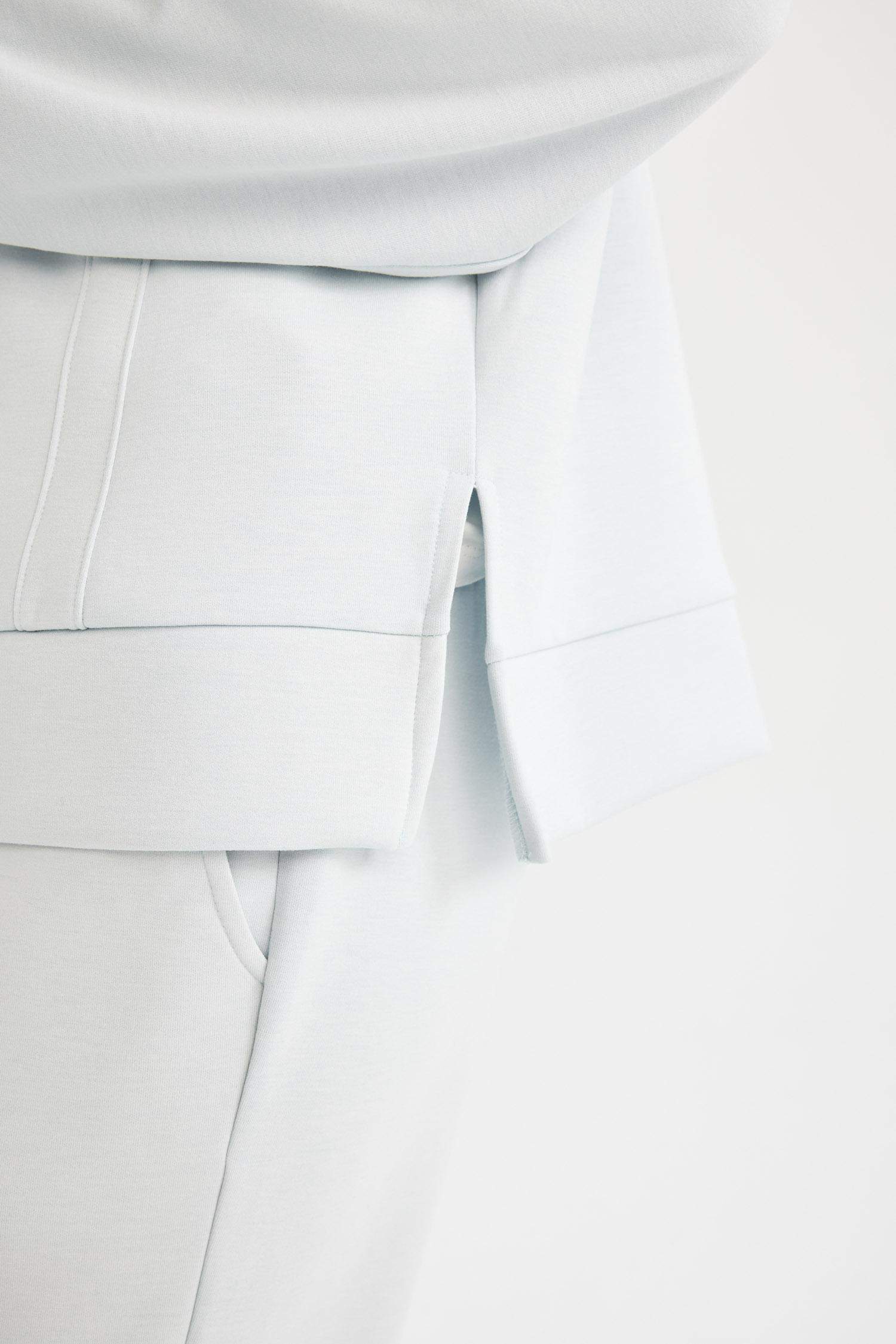 سويت شيرت رياضي اوفر سايز بياخة عالية بنصف سحاب من DeFactoFit