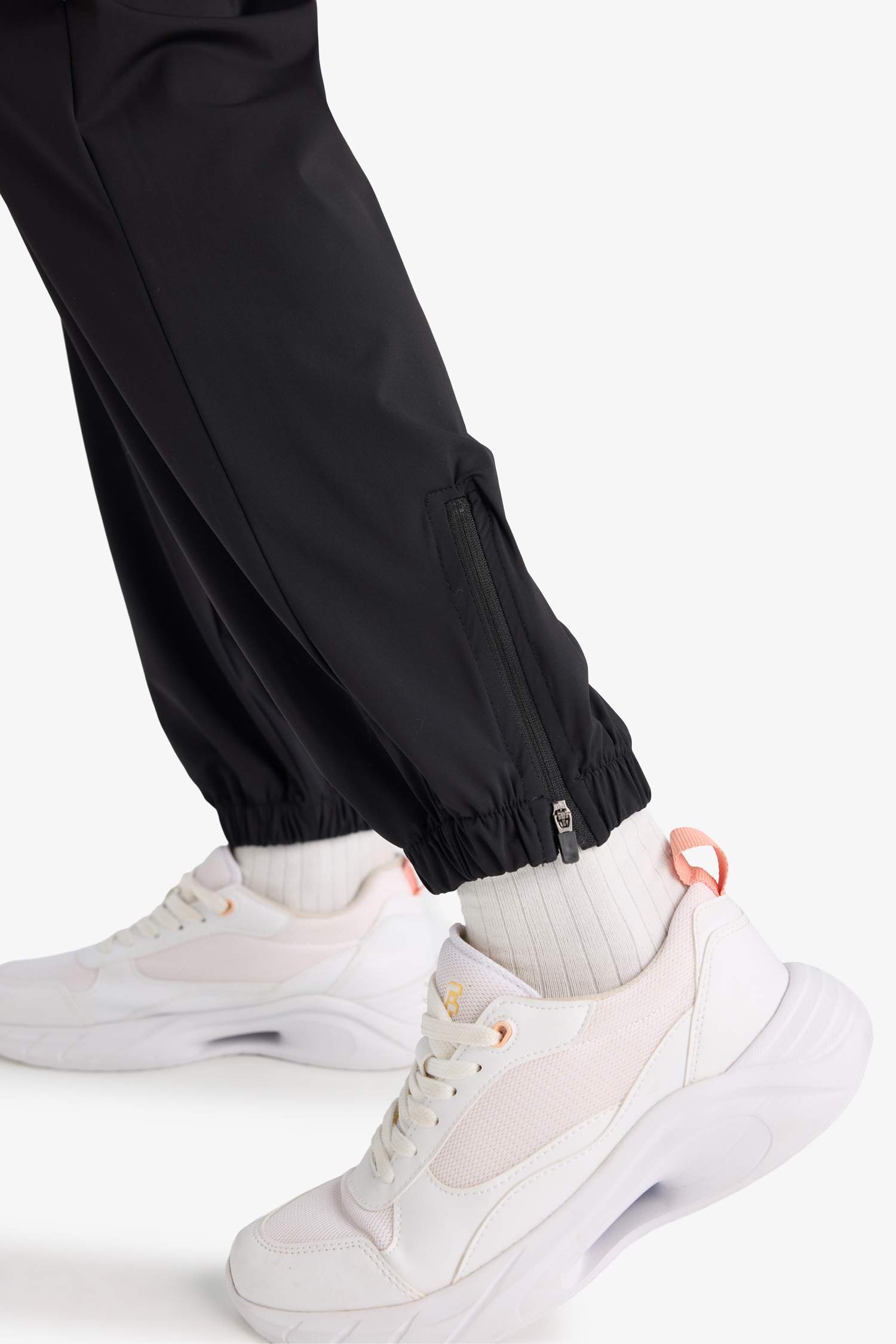 DeFactoFit Standart Fit Paçası Fermuarlı Jogger Premium Sporcu Eşofman Altı