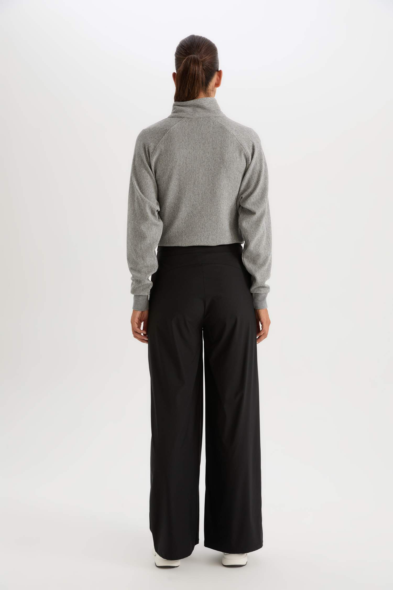 بنطرون منسوج برجل واسع وايد ليج من DeFactoFit