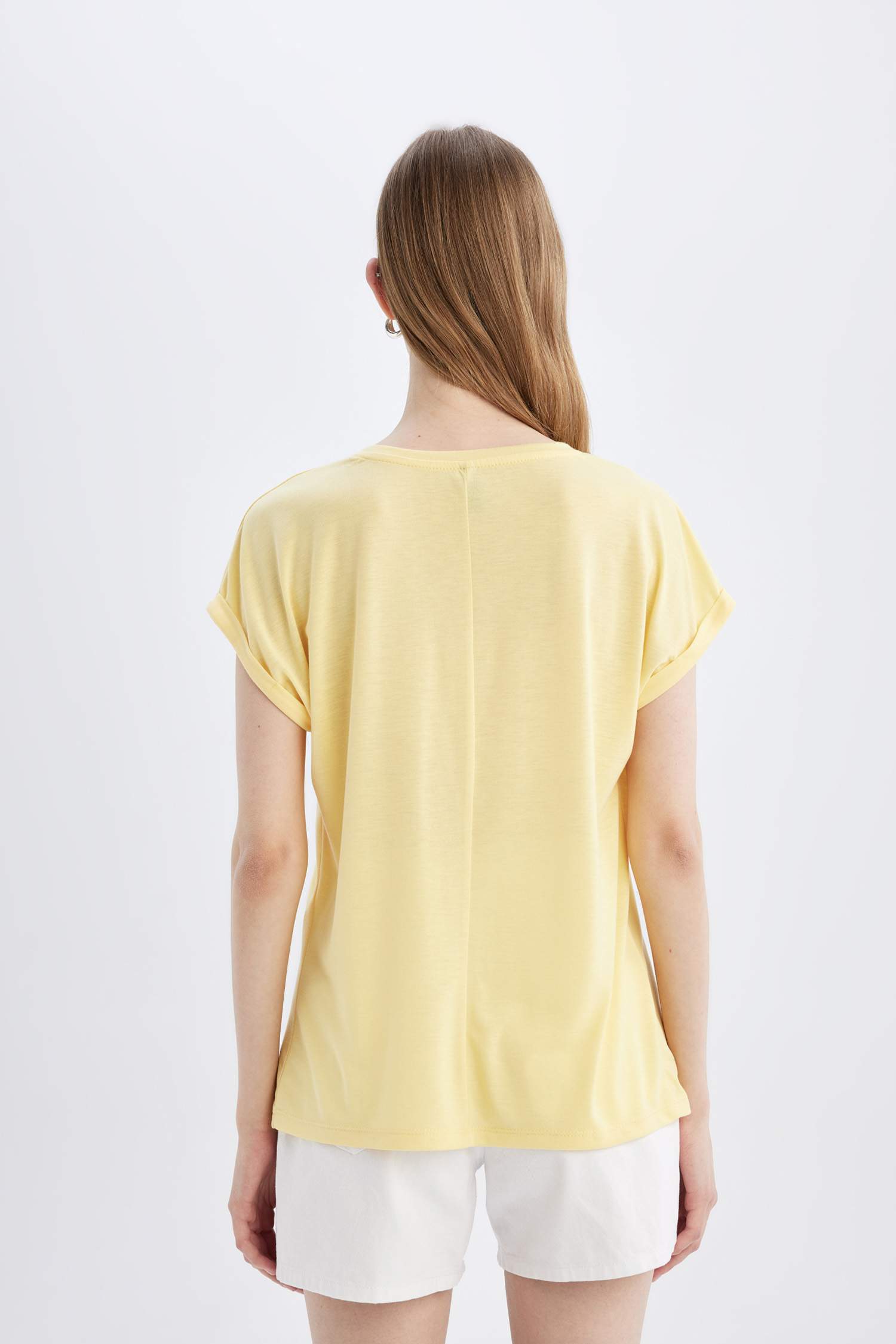 Футболка с круглым вырезом