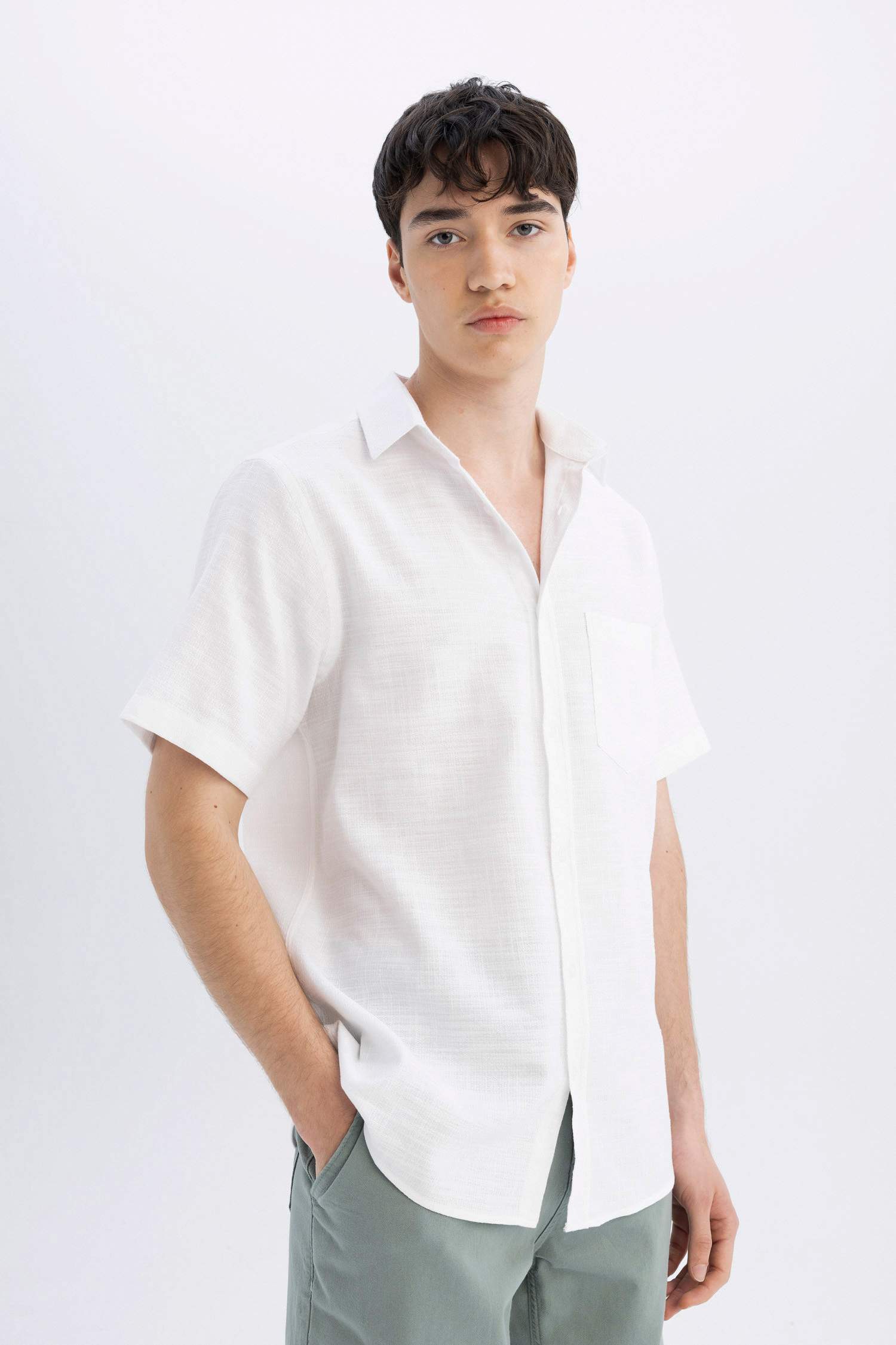 Chemise blanche texturée en coton à manches courtes Coupe régulière