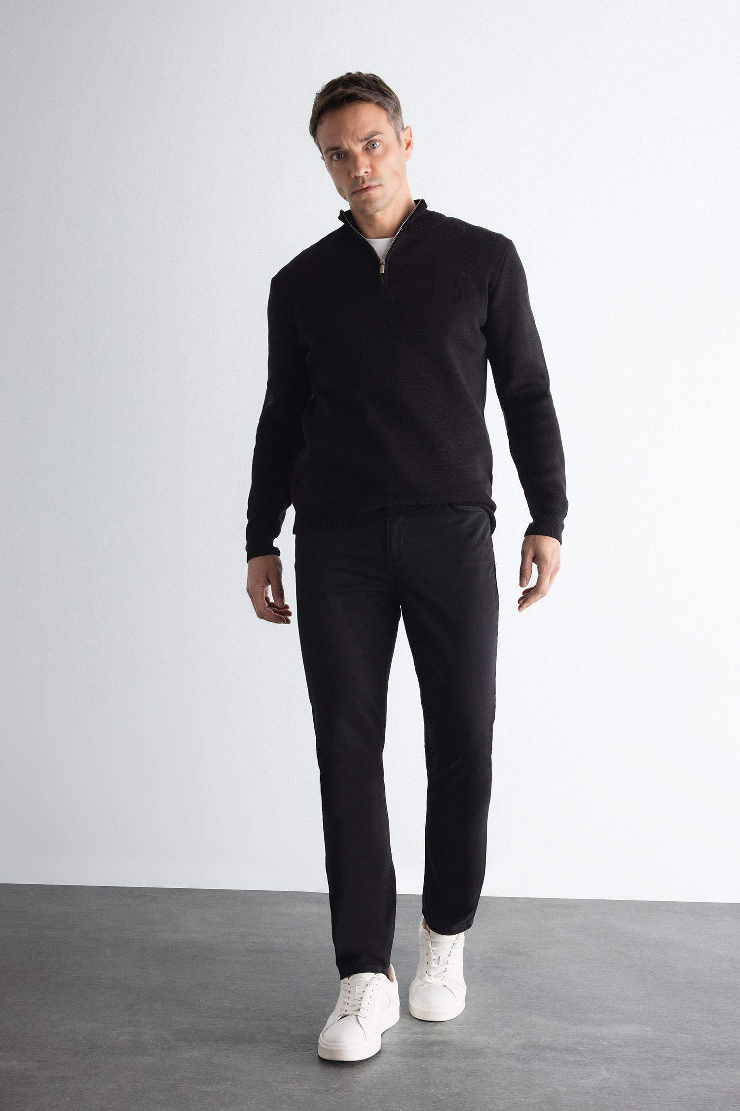 سروال تشينو برجل ضيق