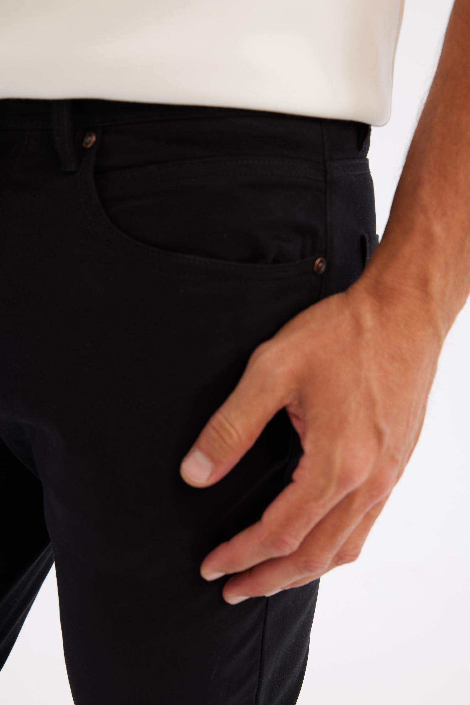 سروال تشينو برجل ضيق