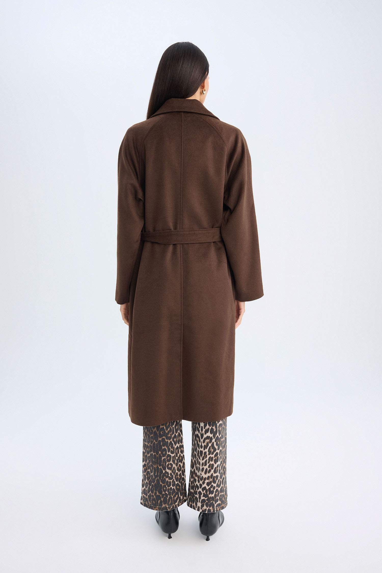 Relax Fit Uzun Kaşe Kaban Polo Yaka Düğmeli Kemerli Cepli 