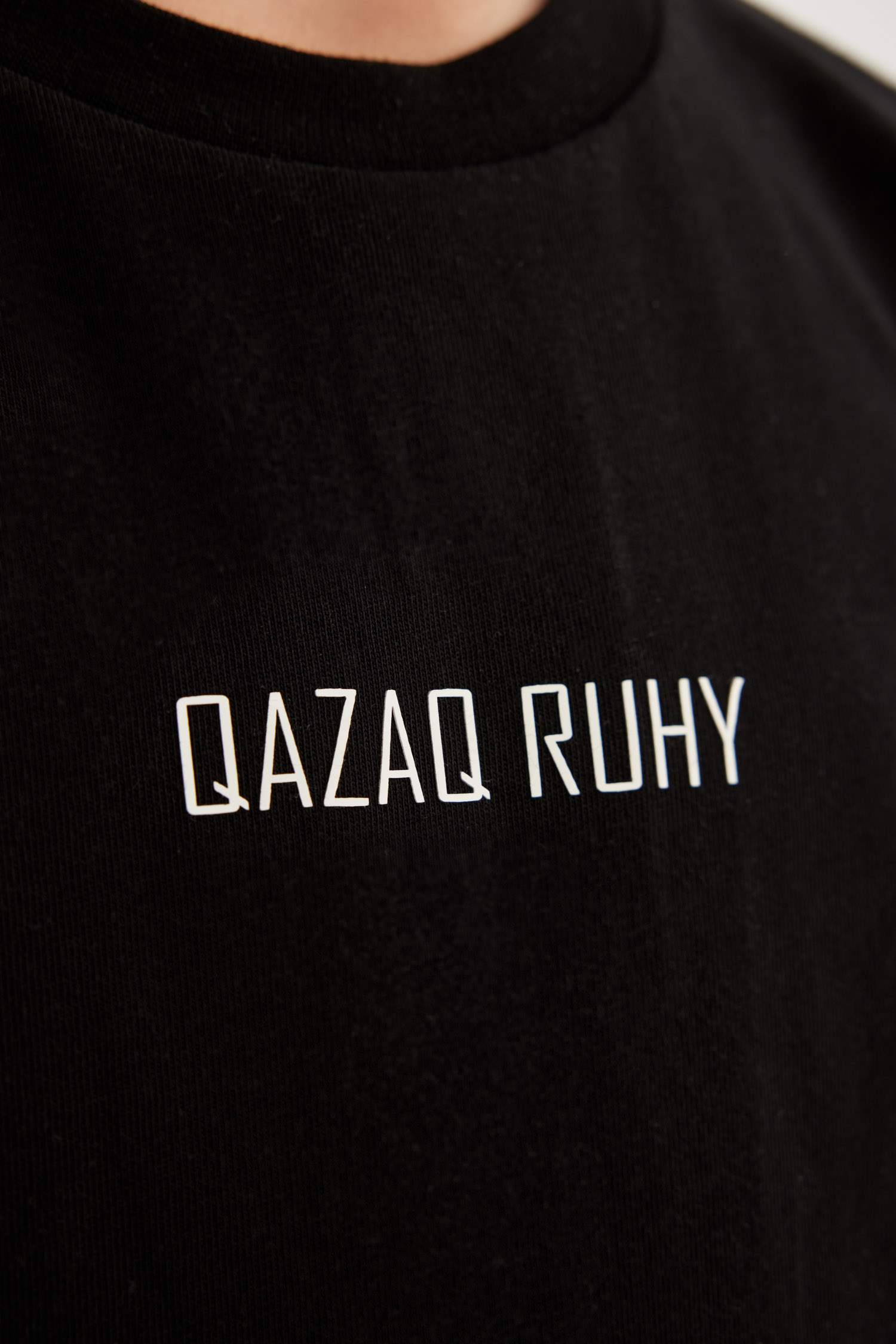 تيشيرت ولادي نص كم قصة عادية برقبة مستديرة