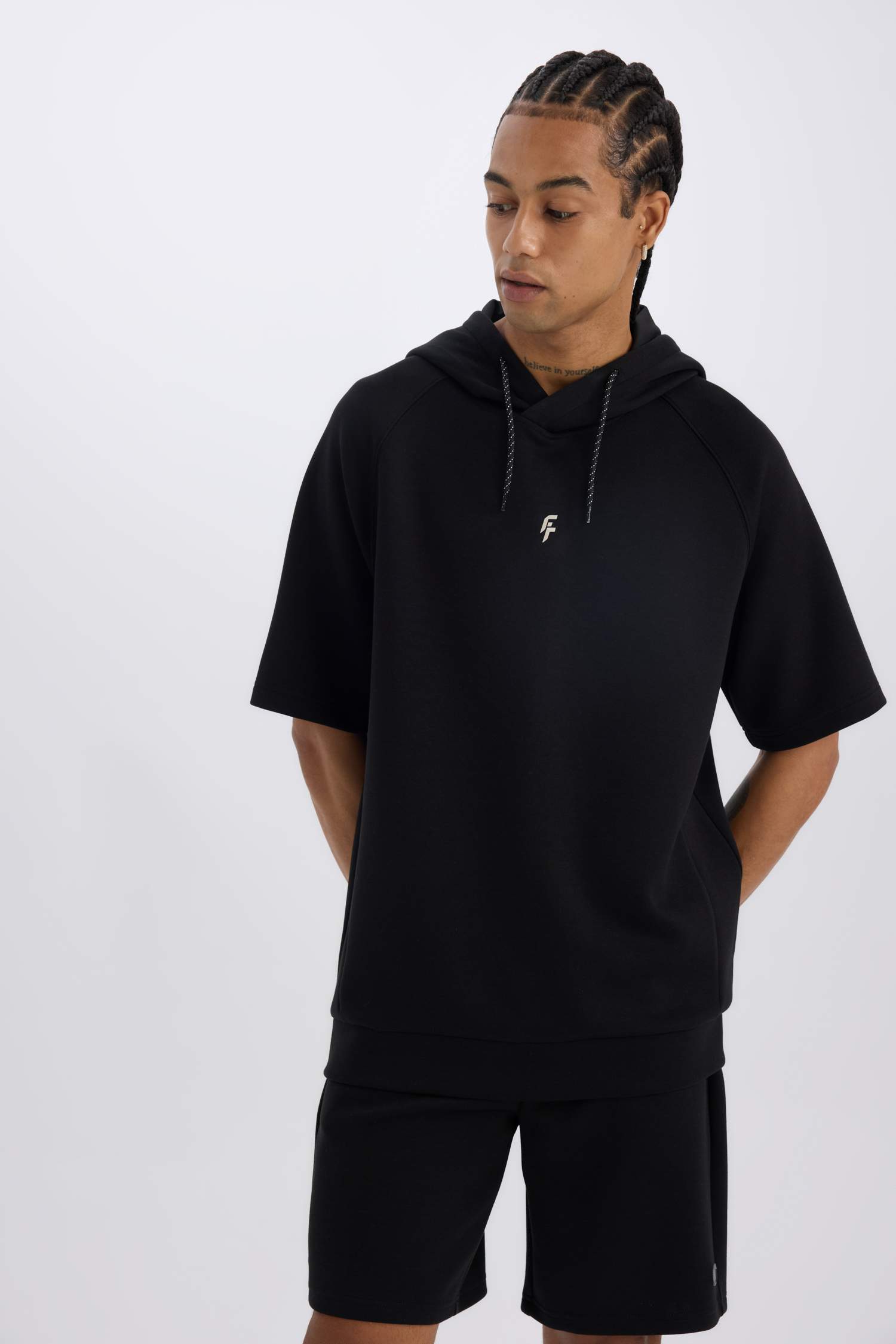 DeFactoFit Standart Fit Kapüşonlu Sporcu Kısa Kollu Skuba Dalgıç Kumaş Siyah Tişört