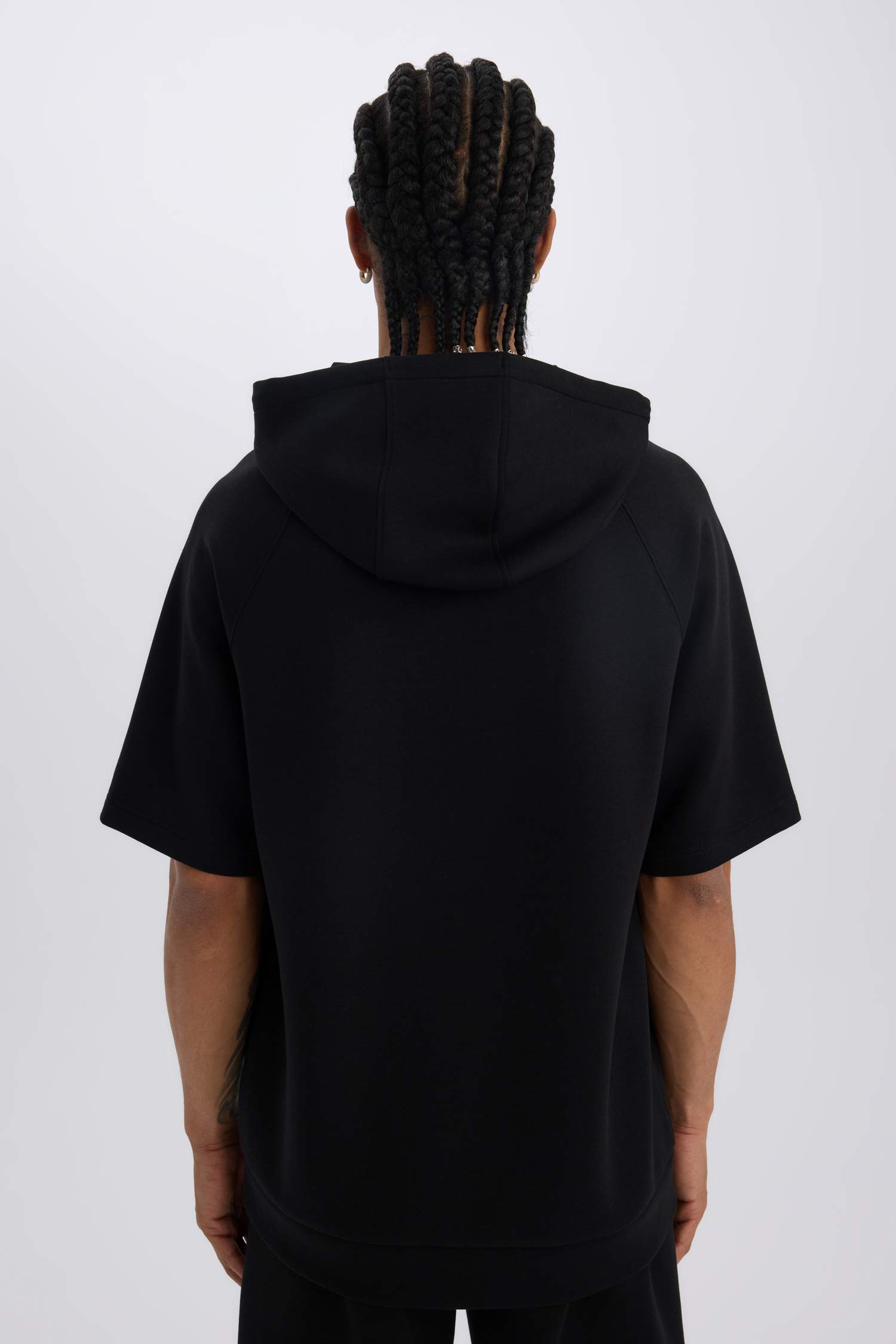 DeFactoFit Standart Fit Kapüşonlu Sporcu Kısa Kollu Skuba Dalgıç Kumaş Siyah Tişört