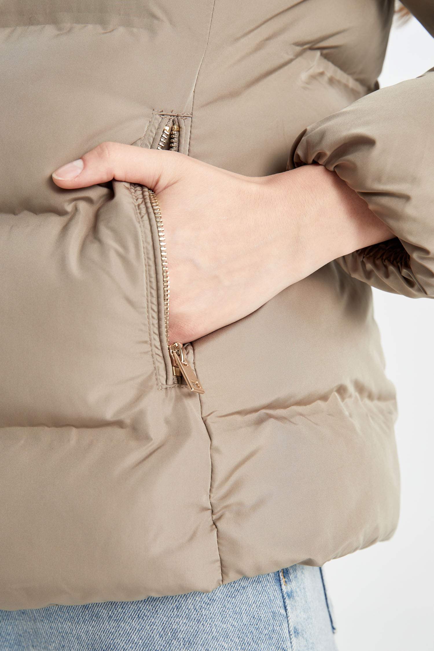 جاكيت بامب سليم فيت وتر برووف بكابيشون و سوسته