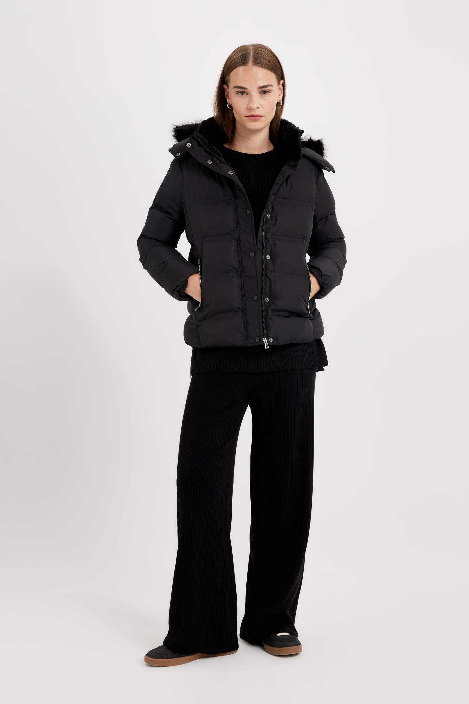 бас киімді Пальто