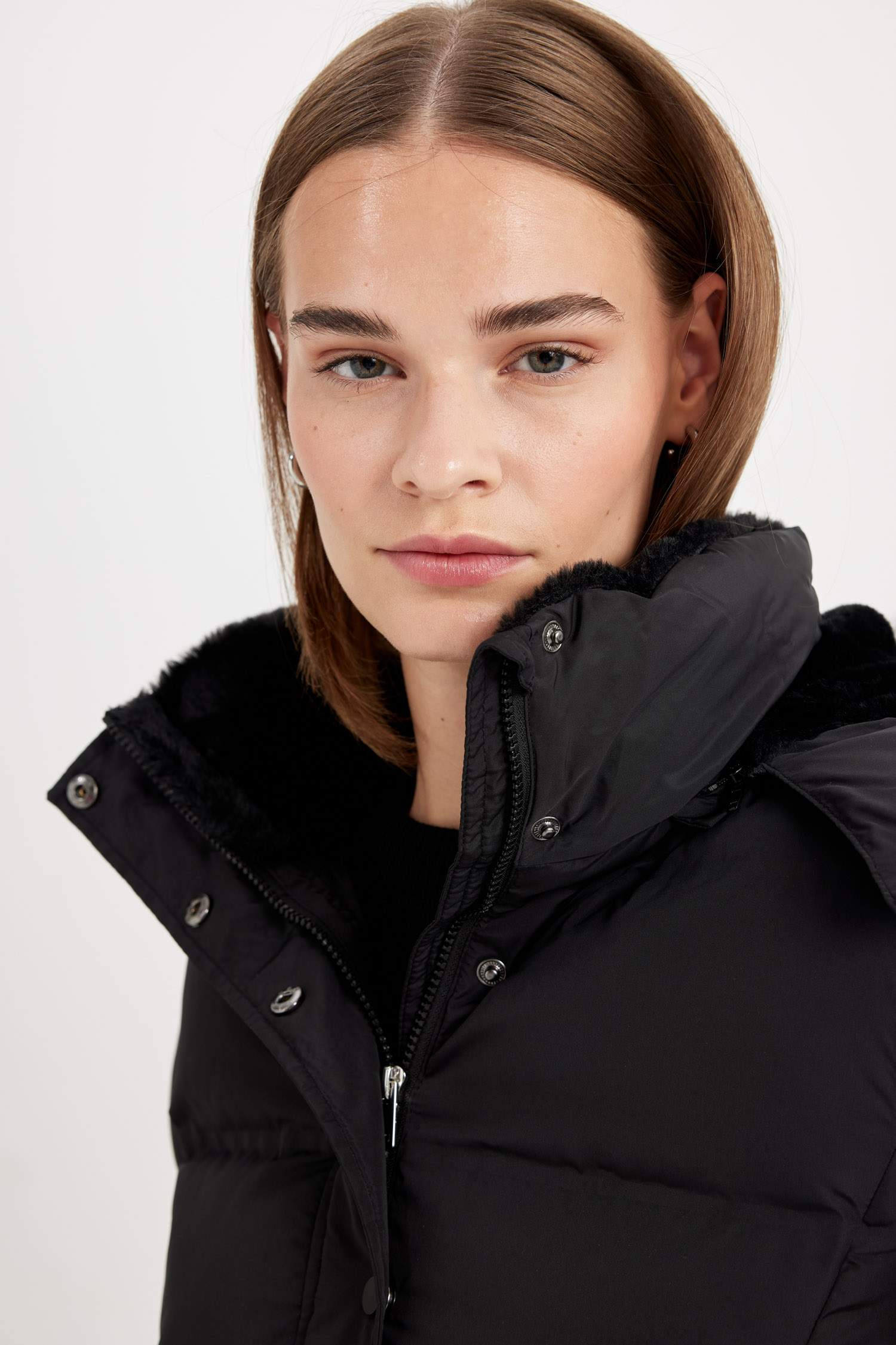 бас киімді Пальто