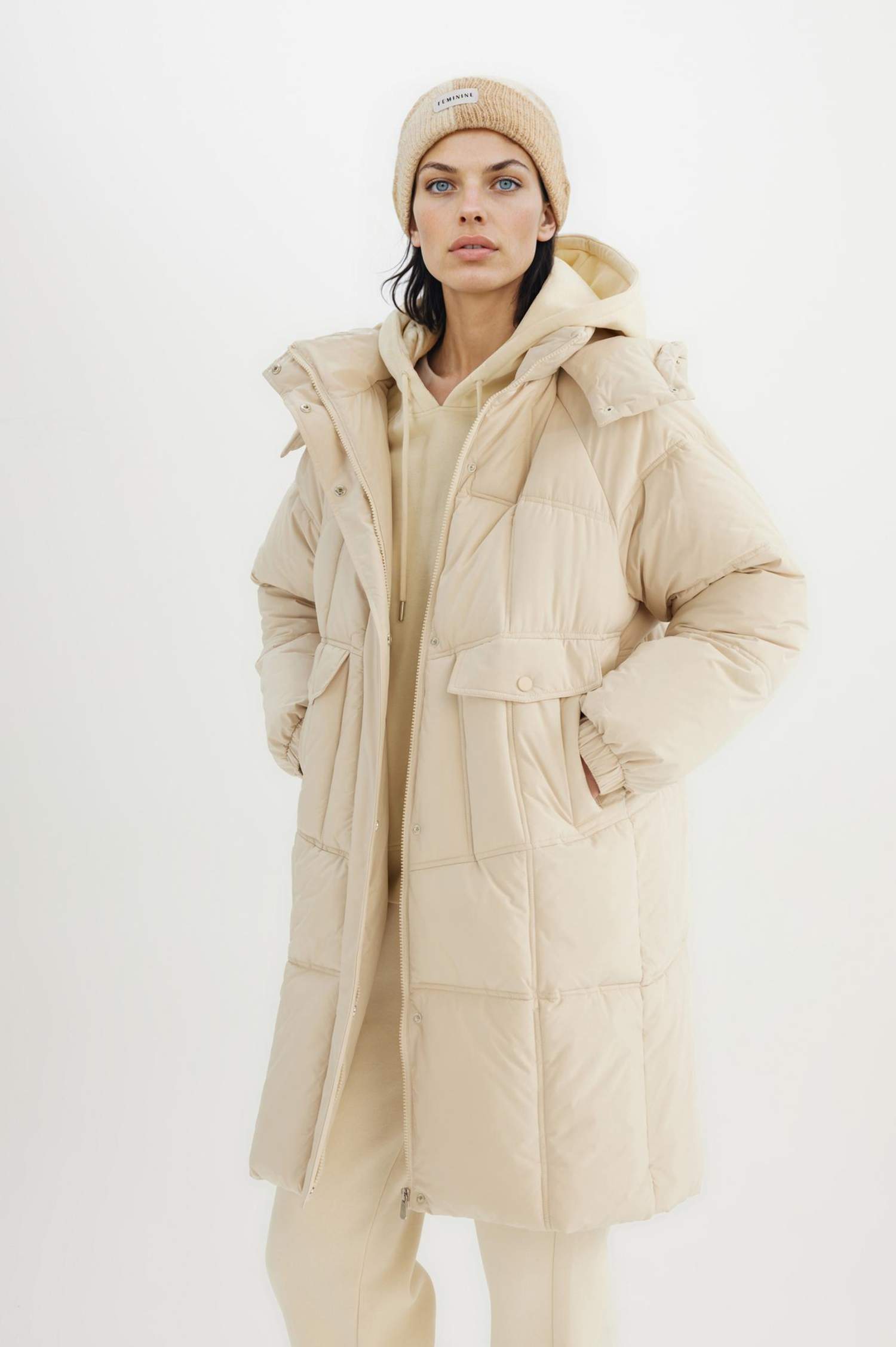 Su Geçirmez Uzun Şişme Mont Kapüşonlu Kapitoneli Fermuarlı Çıtçıtlı Cepli