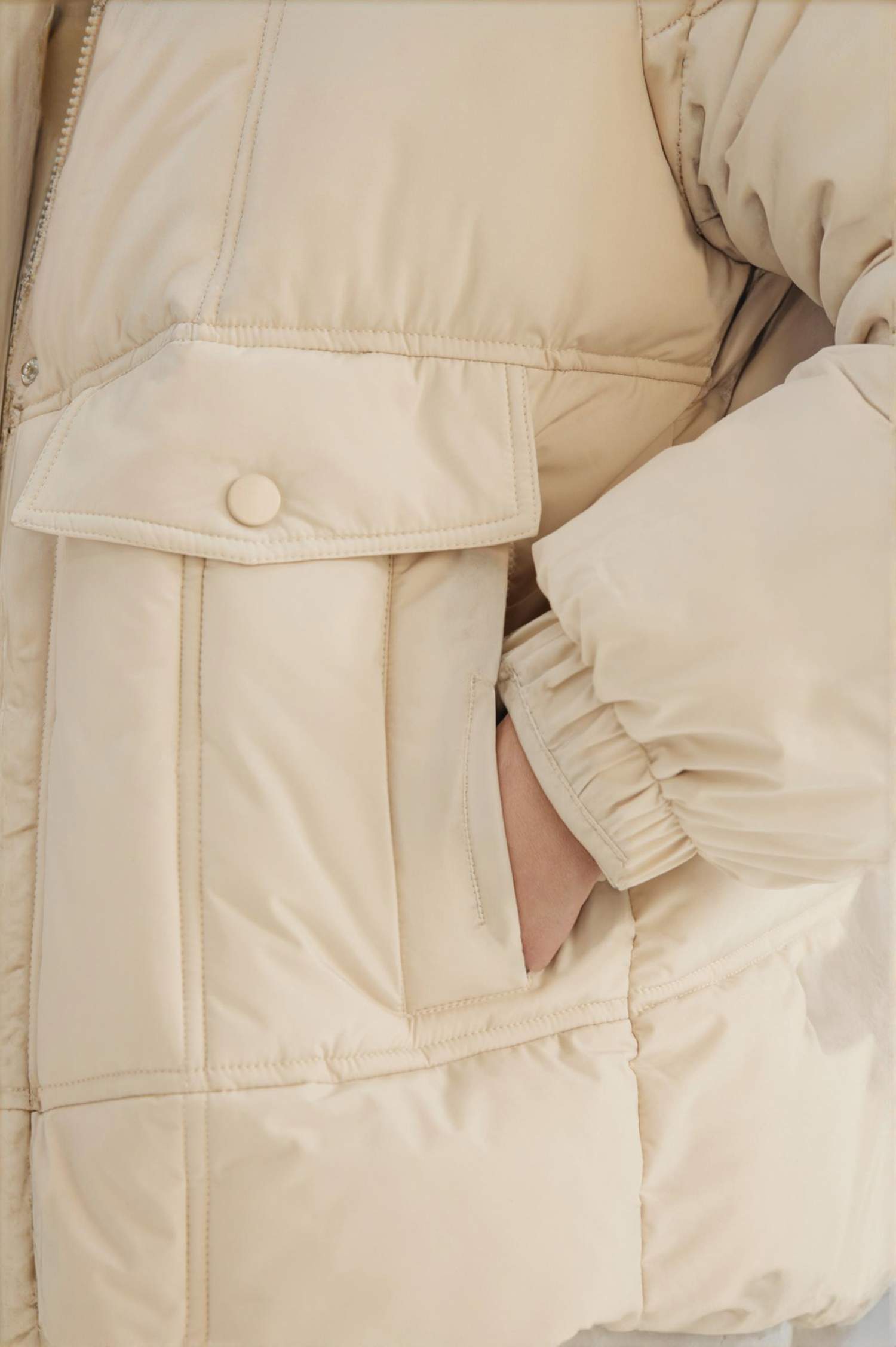 Su Geçirmez Uzun Şişme Mont Kapüşonlu Kapitoneli Fermuarlı Çıtçıtlı Cepli