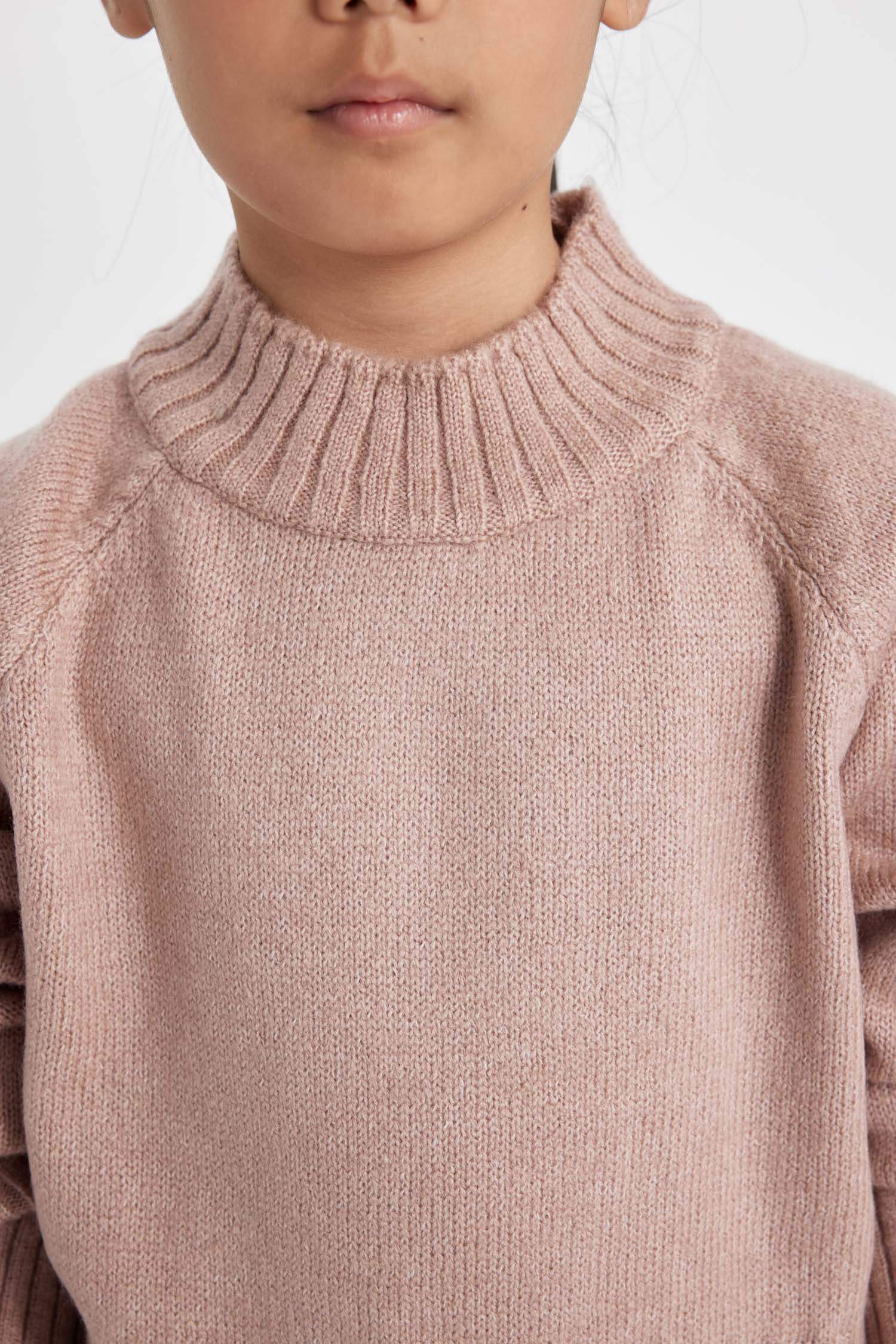 Kız Çocuk Bej Standart Fit Bisiklet Yaka Triko Kazak