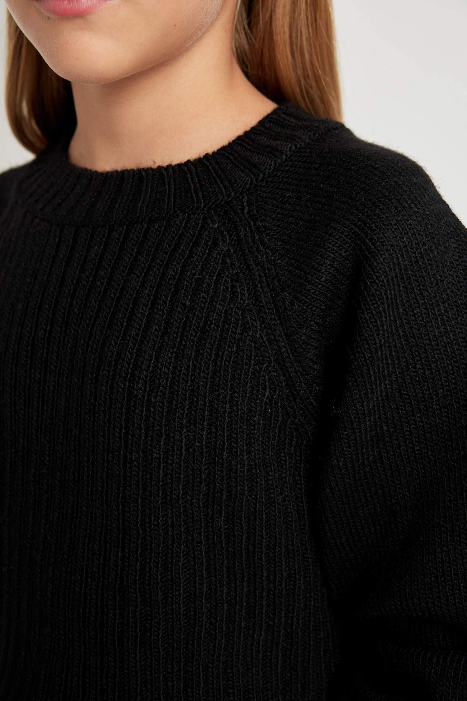 Kız Çocuk Siyah Standart Fit Bisiklet Yaka Örgü Desenli Triko Kazak