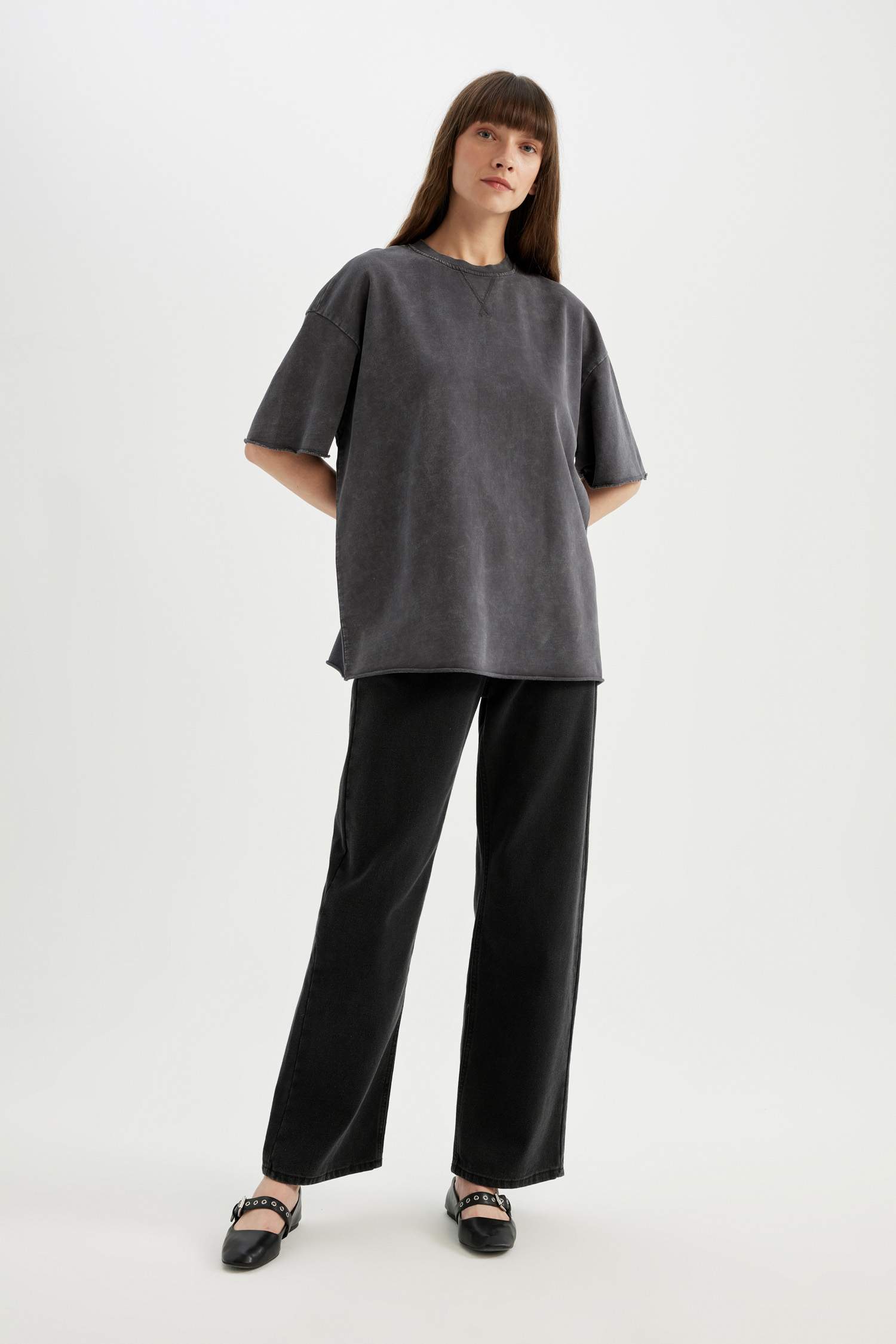 Relax Fit Bisiklet Yaka Soluk Efektli Kısa Kollu Tişört