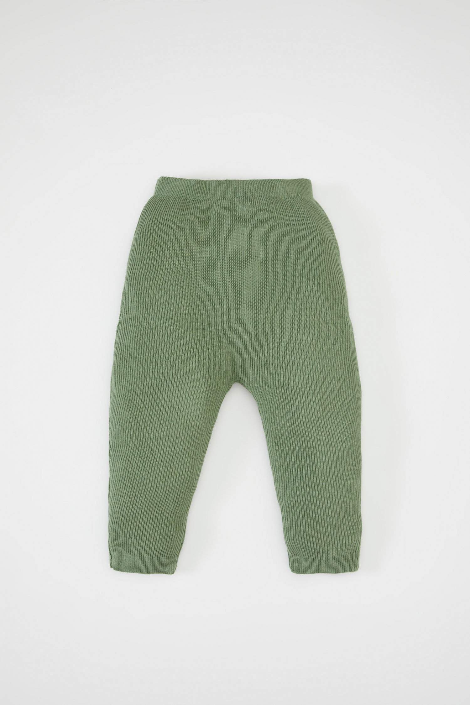 طقم تريكو بيبي اولادي كارديجان وبنطلون قصة عادية - قطعتين