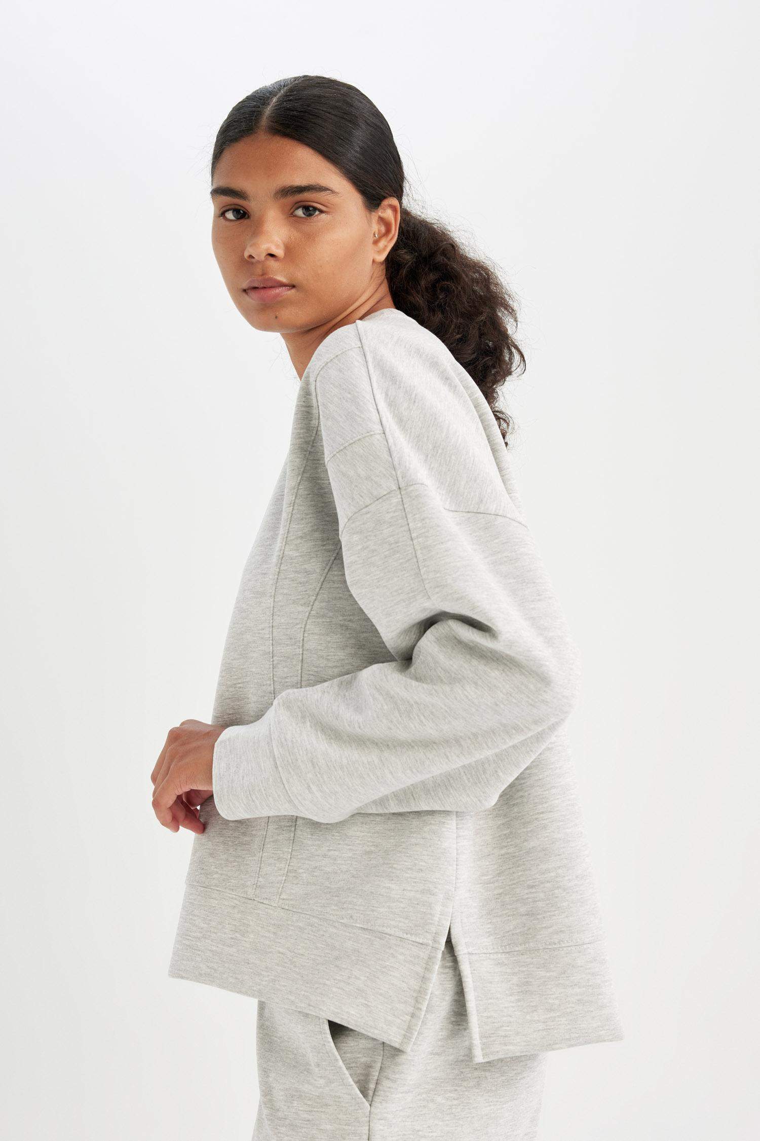 DeFactoFit Crew Neck Scuba Diving Fabric Sports Sweatshirt