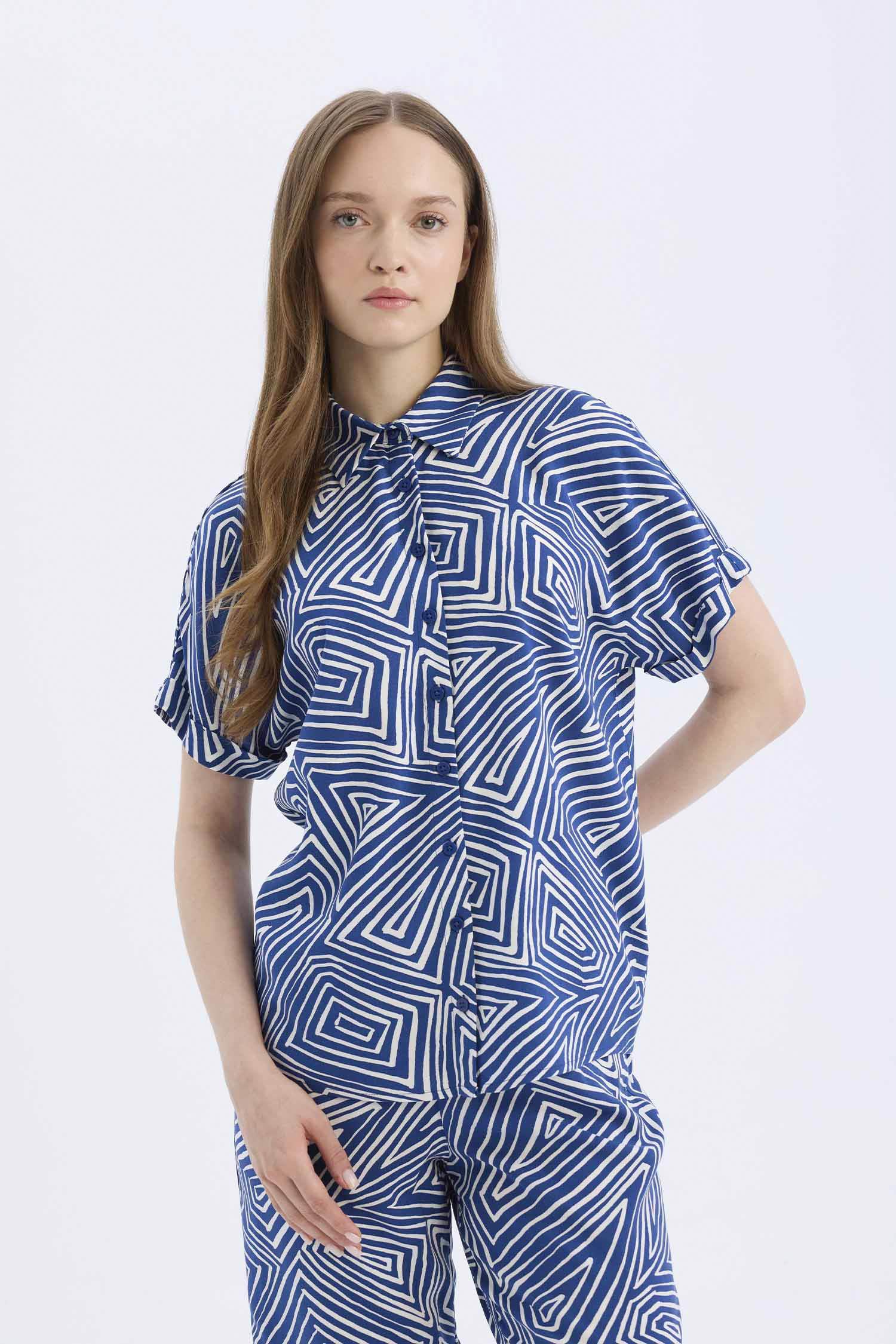 Regular Fit Desenli Kısa Kollu Gömlek