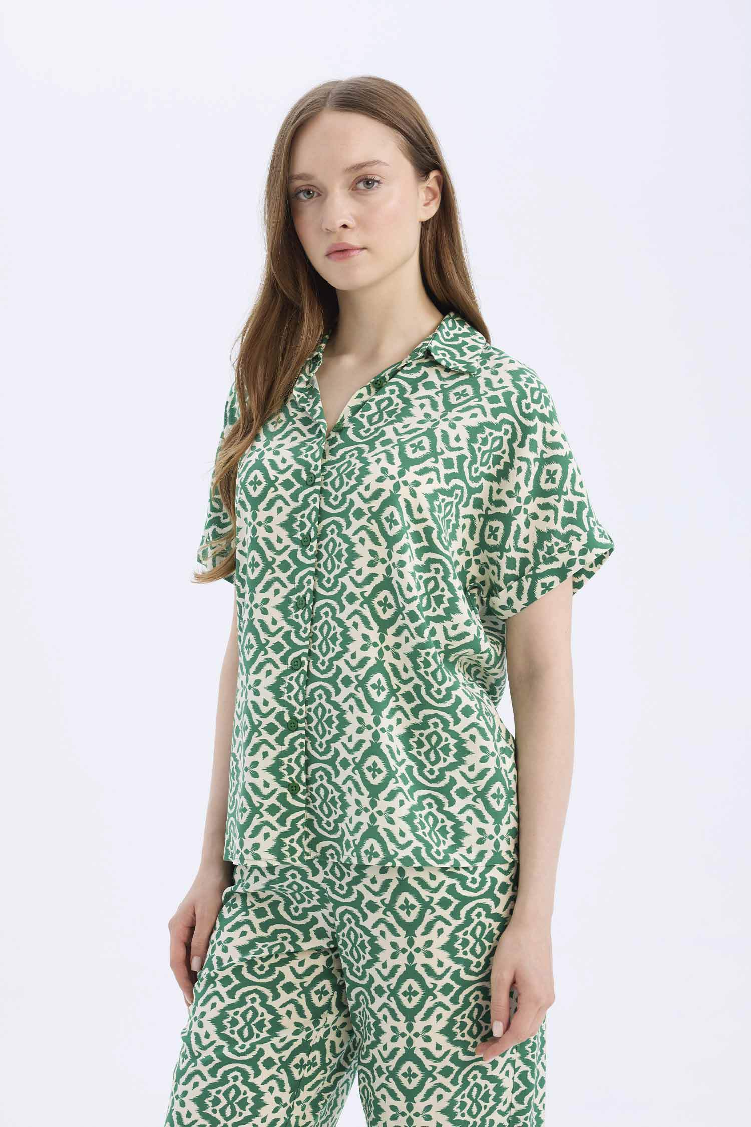 قميص نص ردن قصة عادية