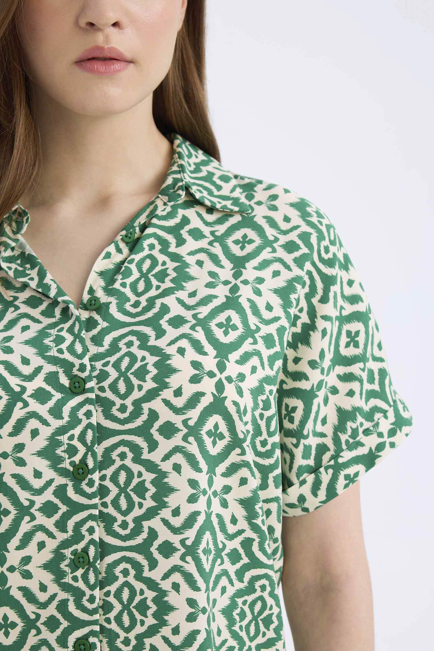 قميص نص ردن قصة عادية