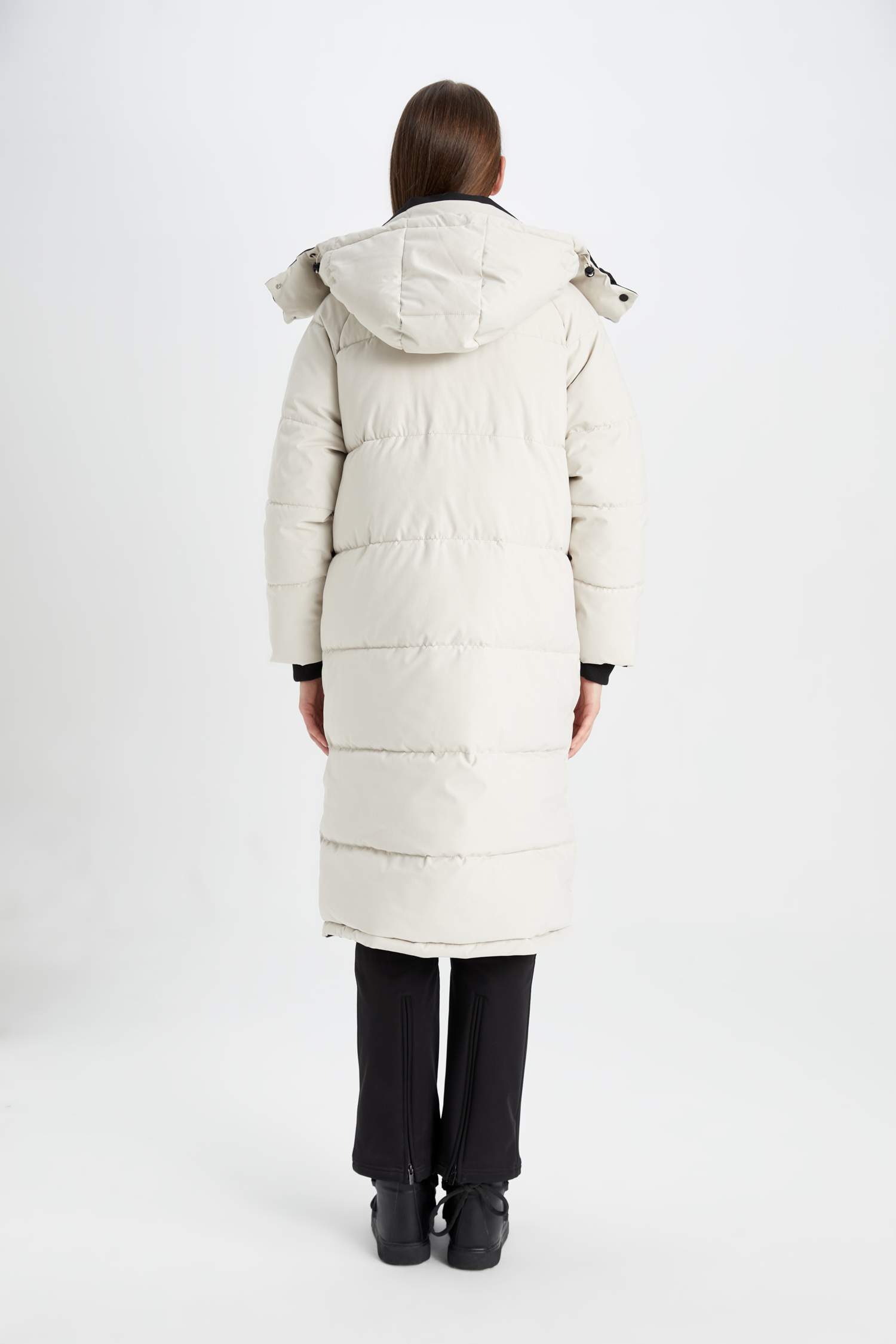 бас киімді Пальто