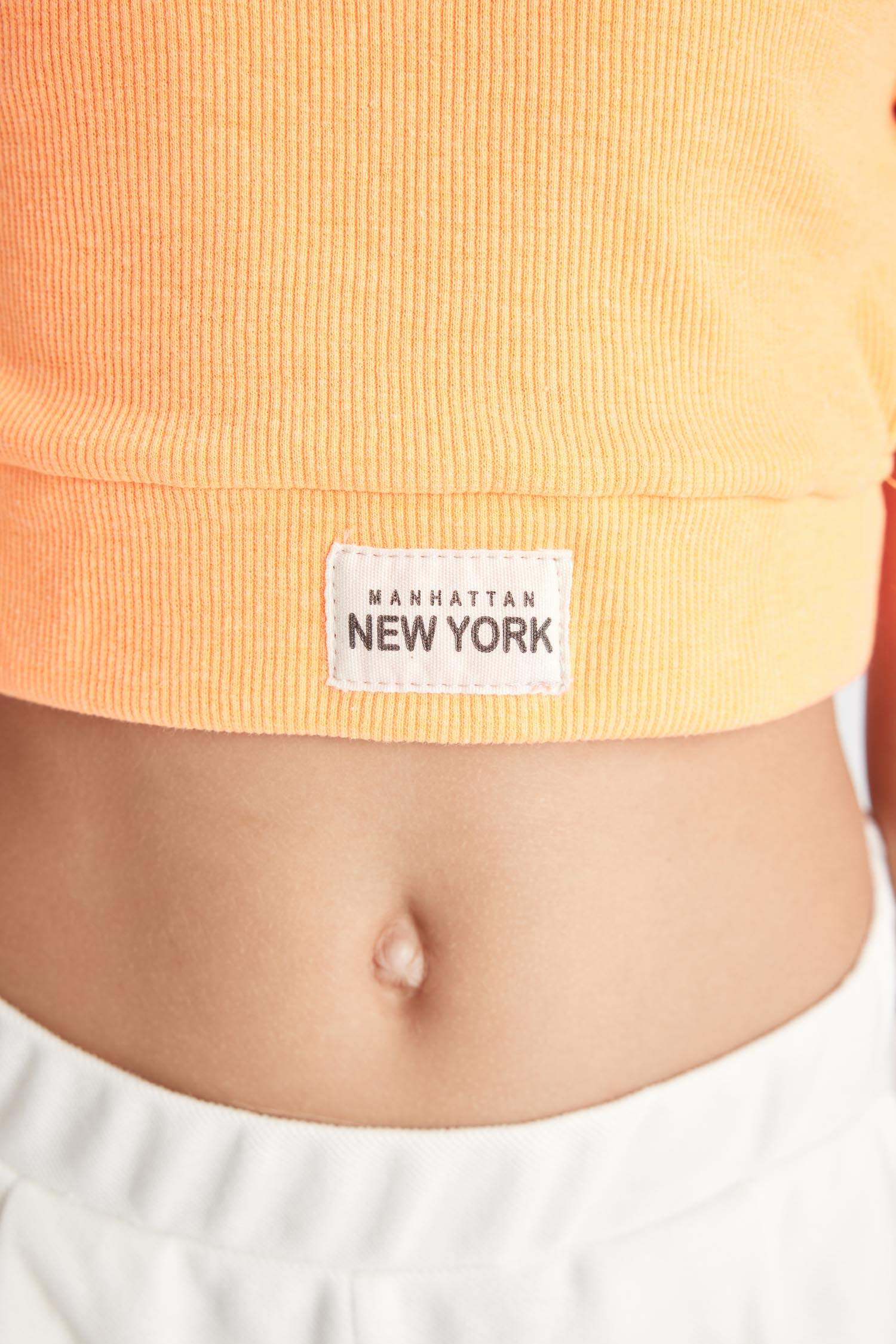 كروب توب بناتي بدون ردن بياخة مستديرة