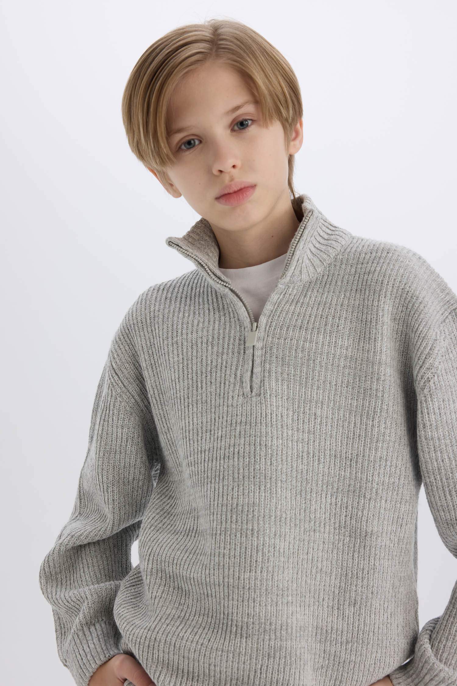 Boy Regular Fit Zip-Up Turtle Neck Pullover