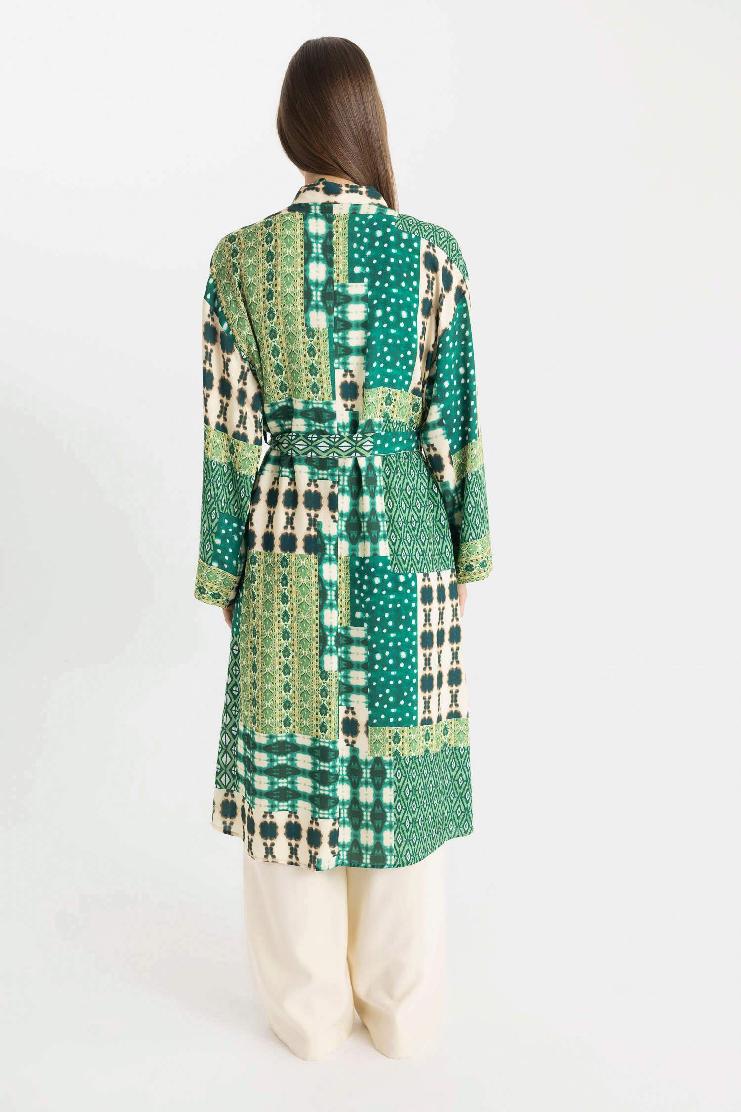 كيمونو ميدي مطبوع فيسكوز قصة مريحة برقبة قاضي