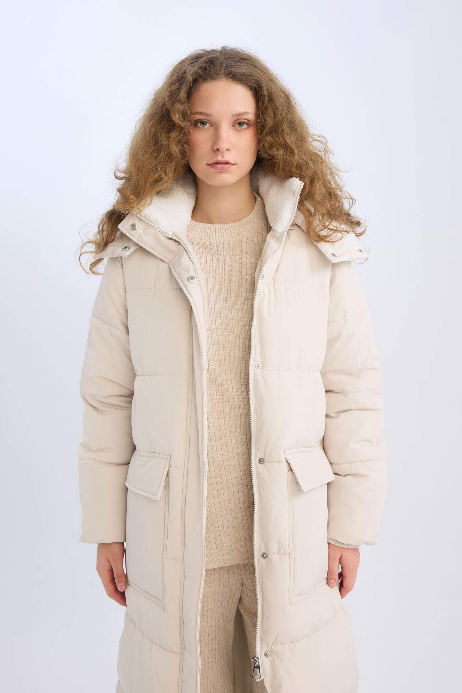 бас киімді Пальто