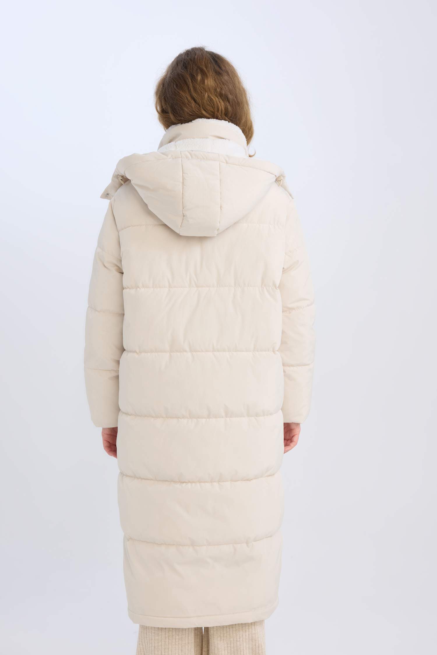 бас киімді Пальто