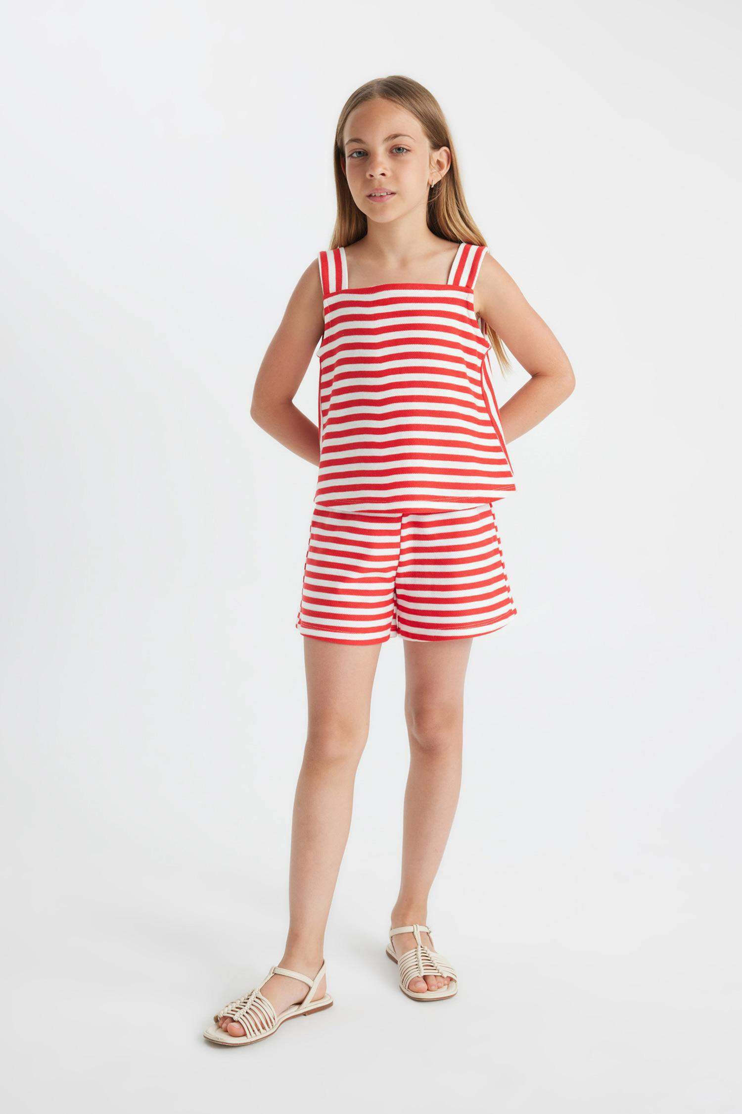 شورت بناتي مخطط أحمر