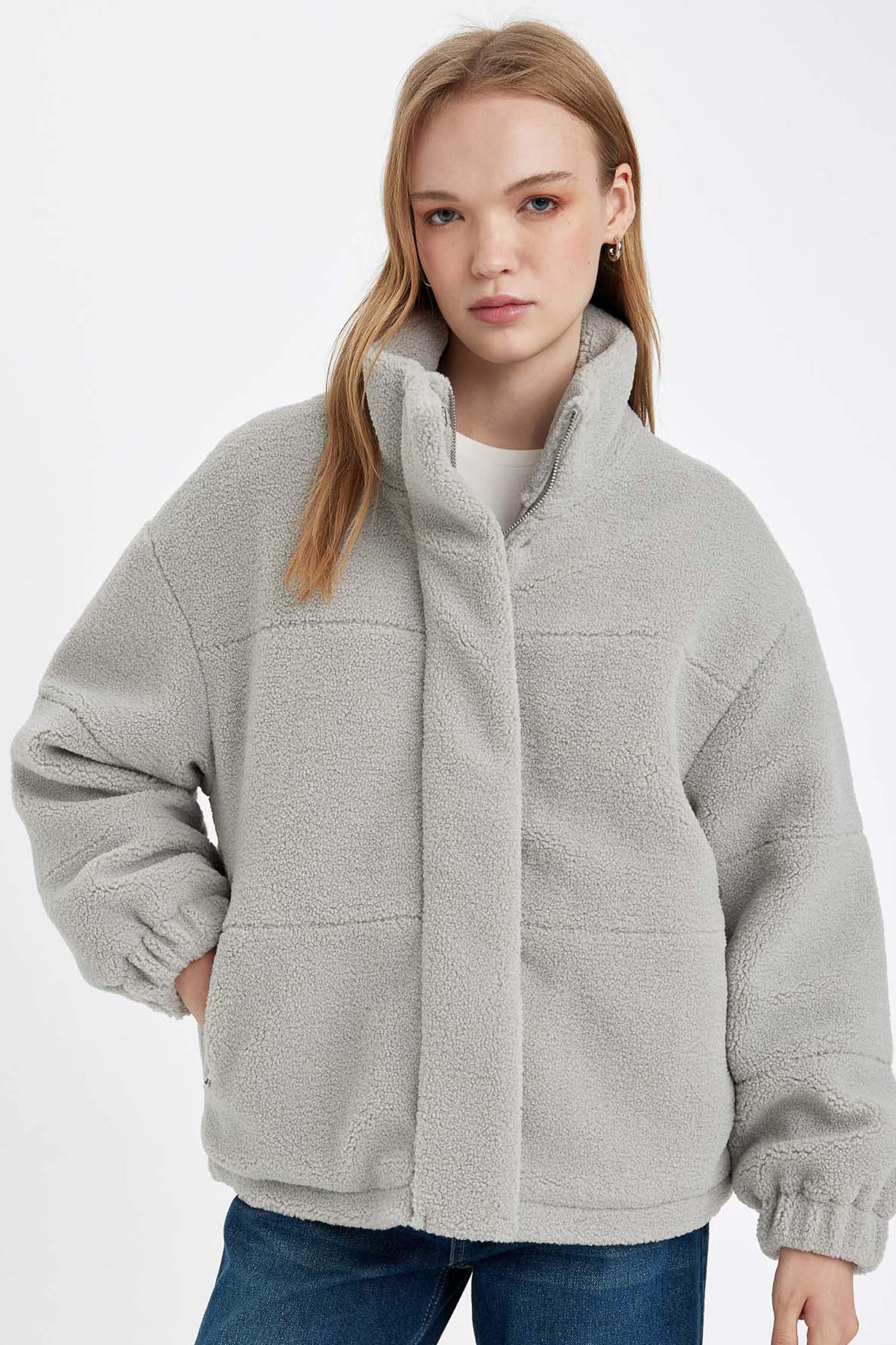 Pelüş Mont Dik Yaka Fermuarlı Cepli Etek Ucu Ayarlanabilir Lastikli