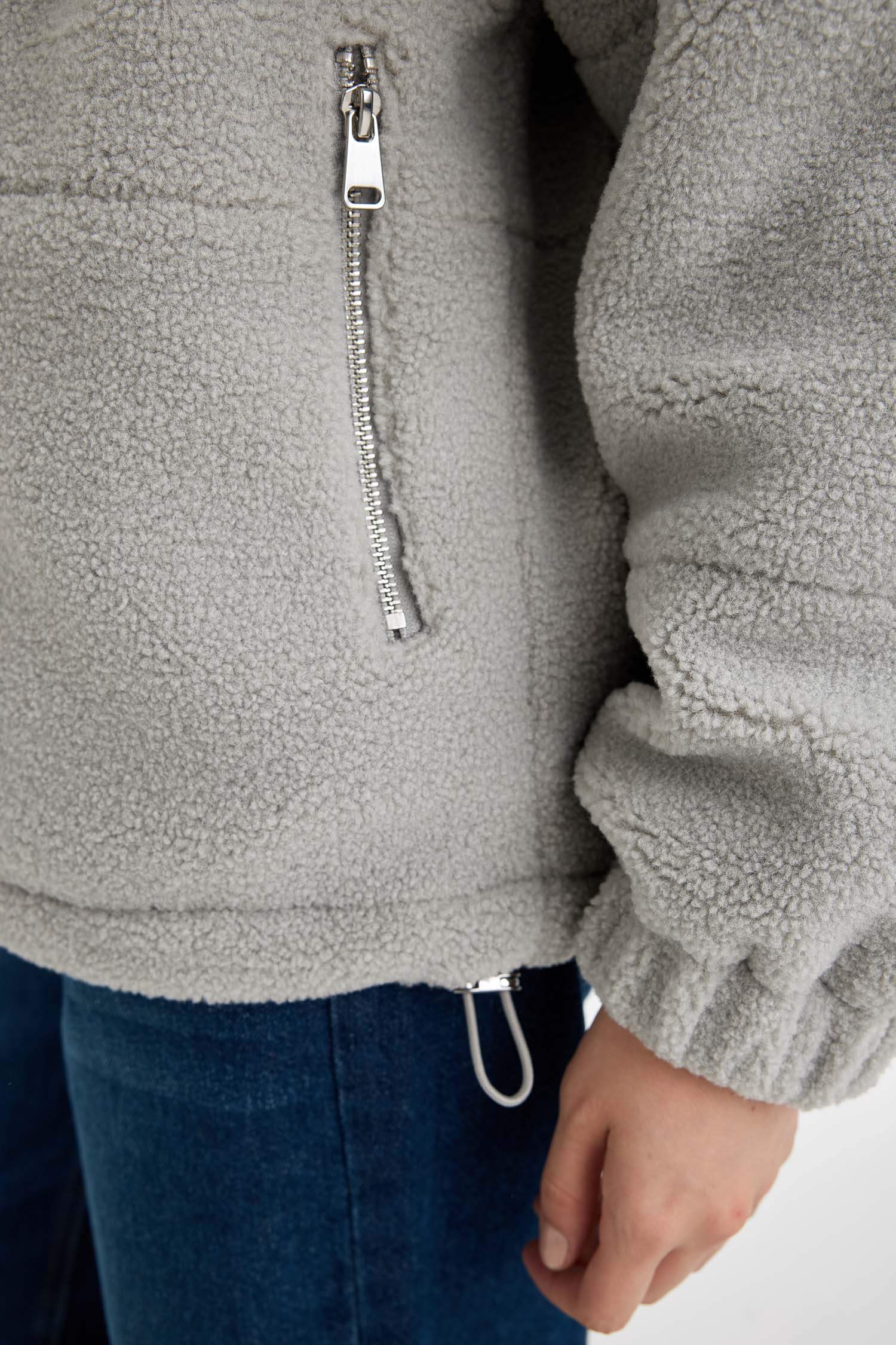 Pelüş Mont Dik Yaka Fermuarlı Cepli Etek Ucu Ayarlanabilir Lastikli