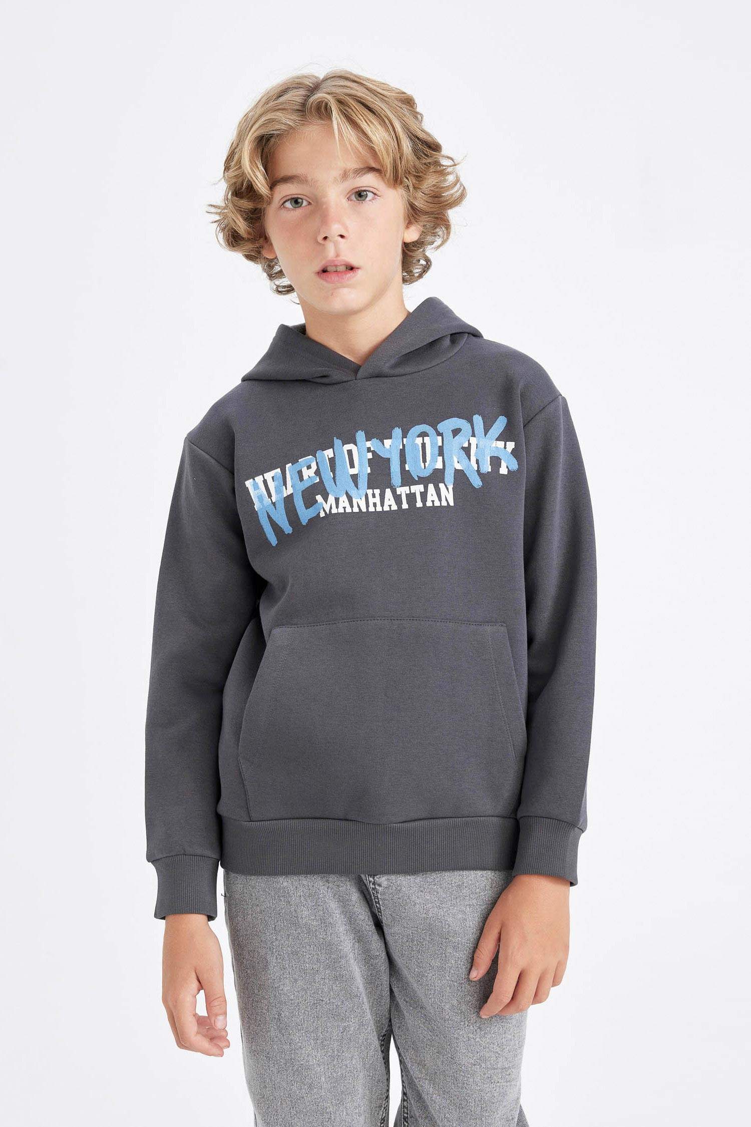 Erkek Çocuk Gri Kapüşonlu Cepli Sırt Baskılı Sweatshirt