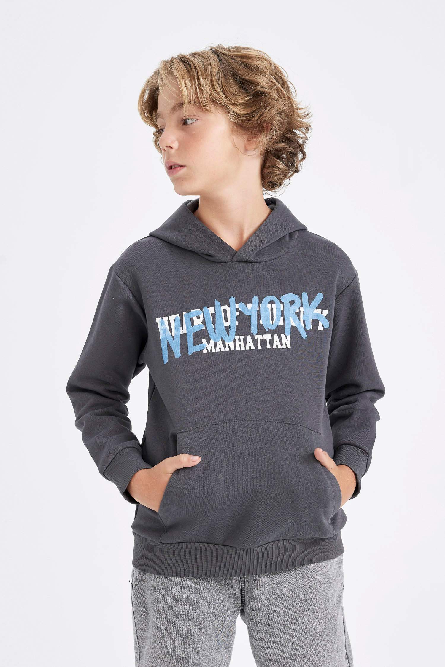 Erkek Çocuk Gri Kapüşonlu Cepli Sırt Baskılı Sweatshirt