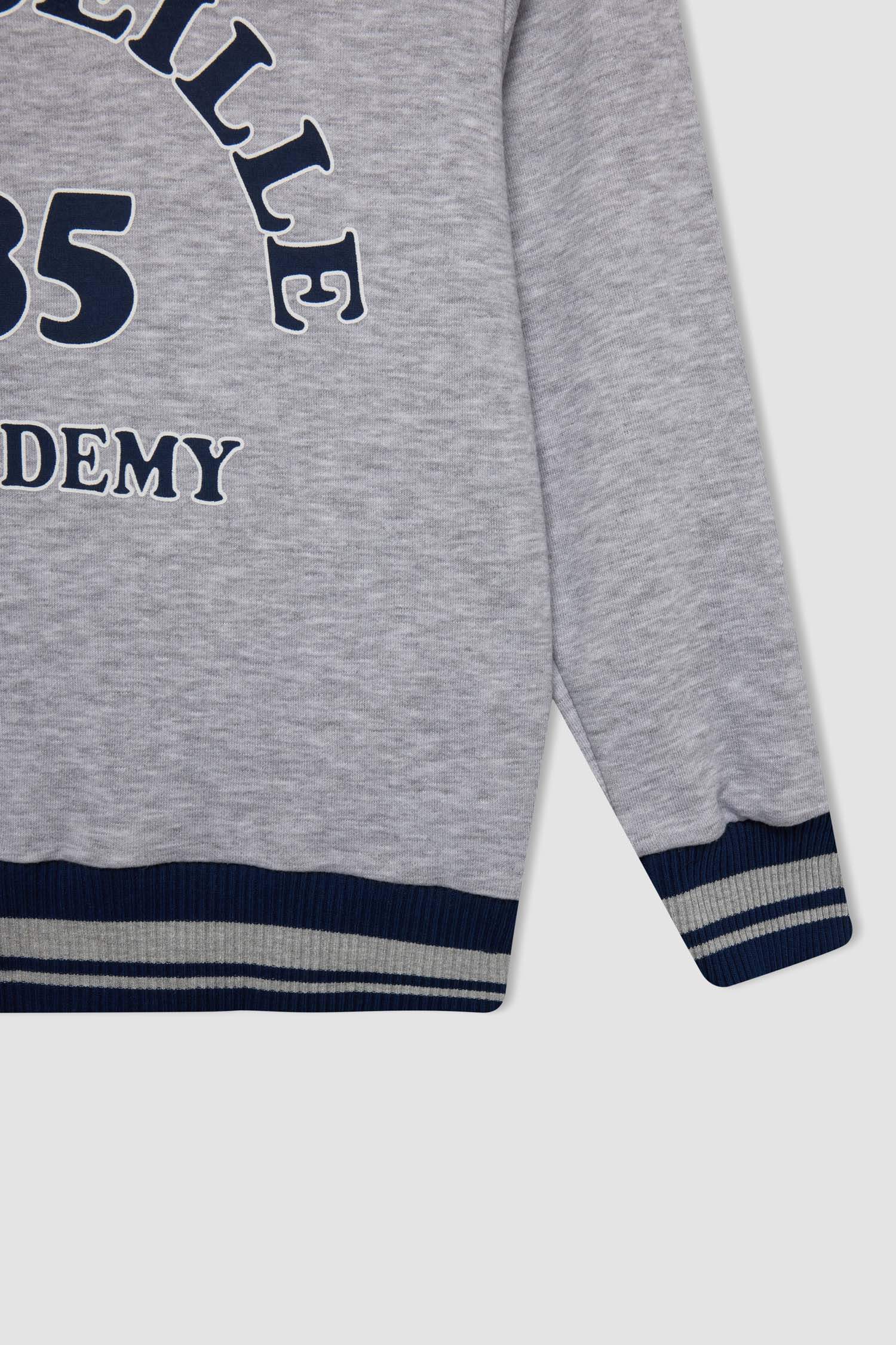 Ұлдарға қалыпты пішім бас киімді Свитер