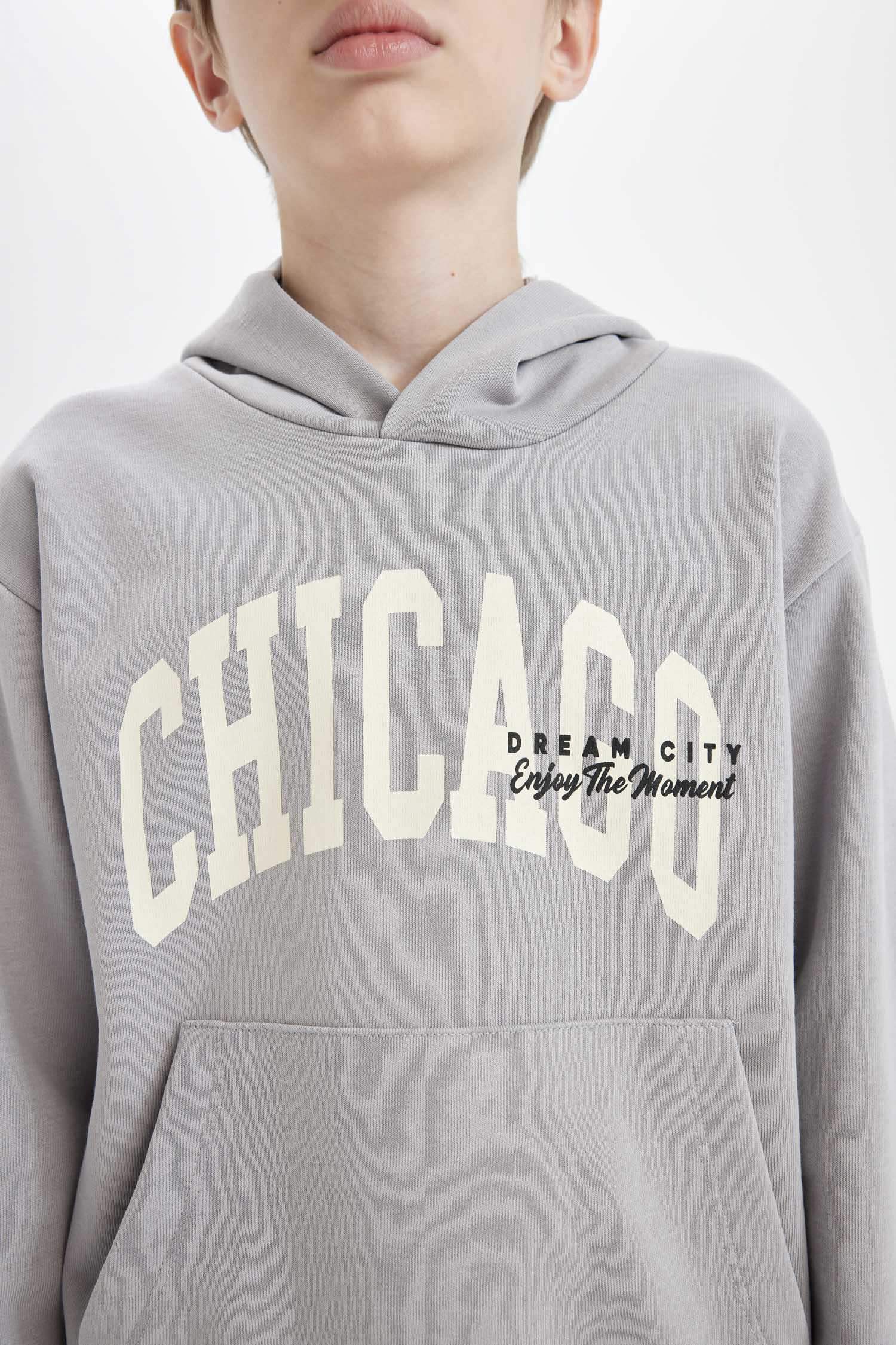 Erkek Çocuk Kapüşonlu Cepli Baskılı Sweatshirt