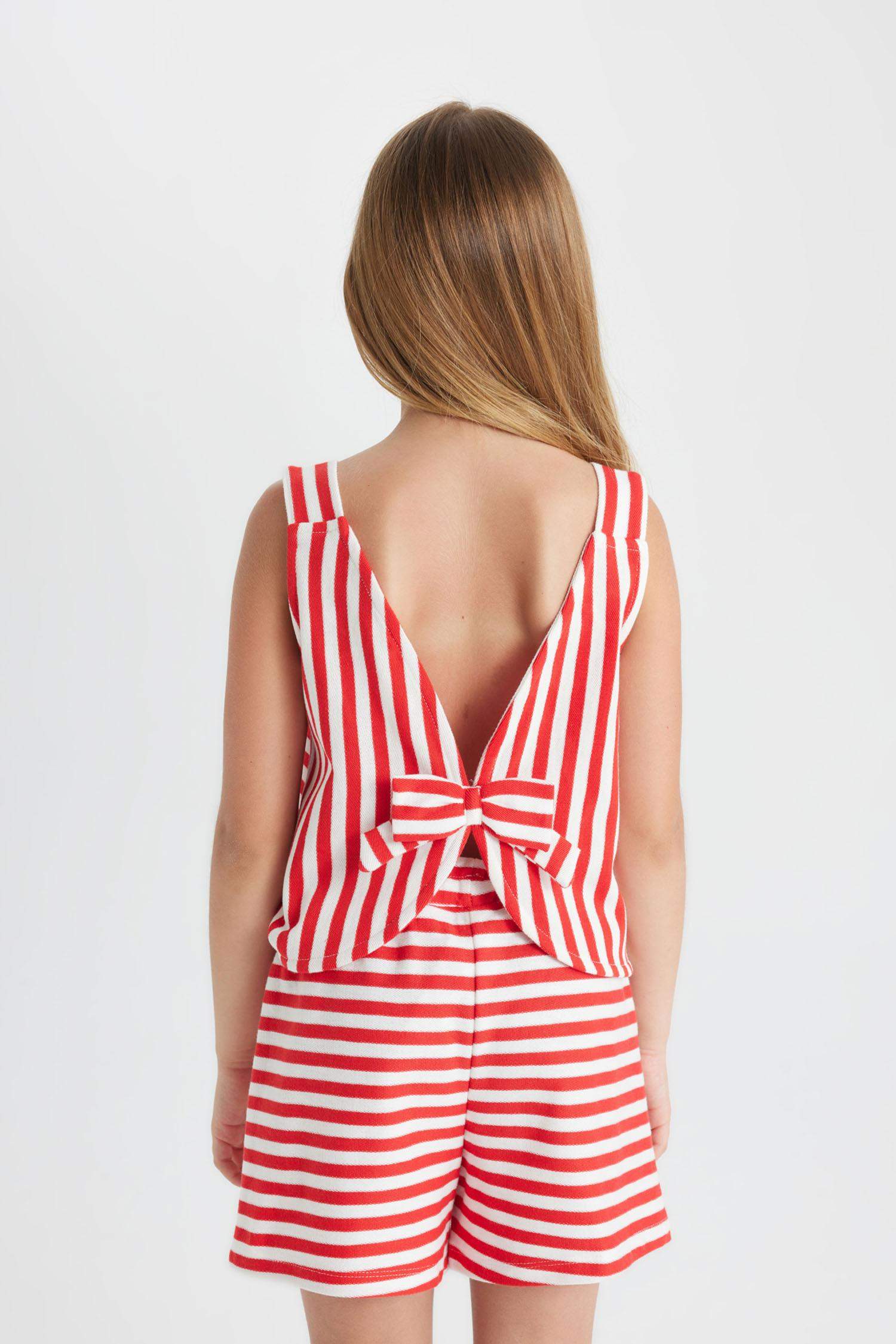 بلوزة بناتي مخطط قصة مريحة بحمالات وفيونكة من الخلف