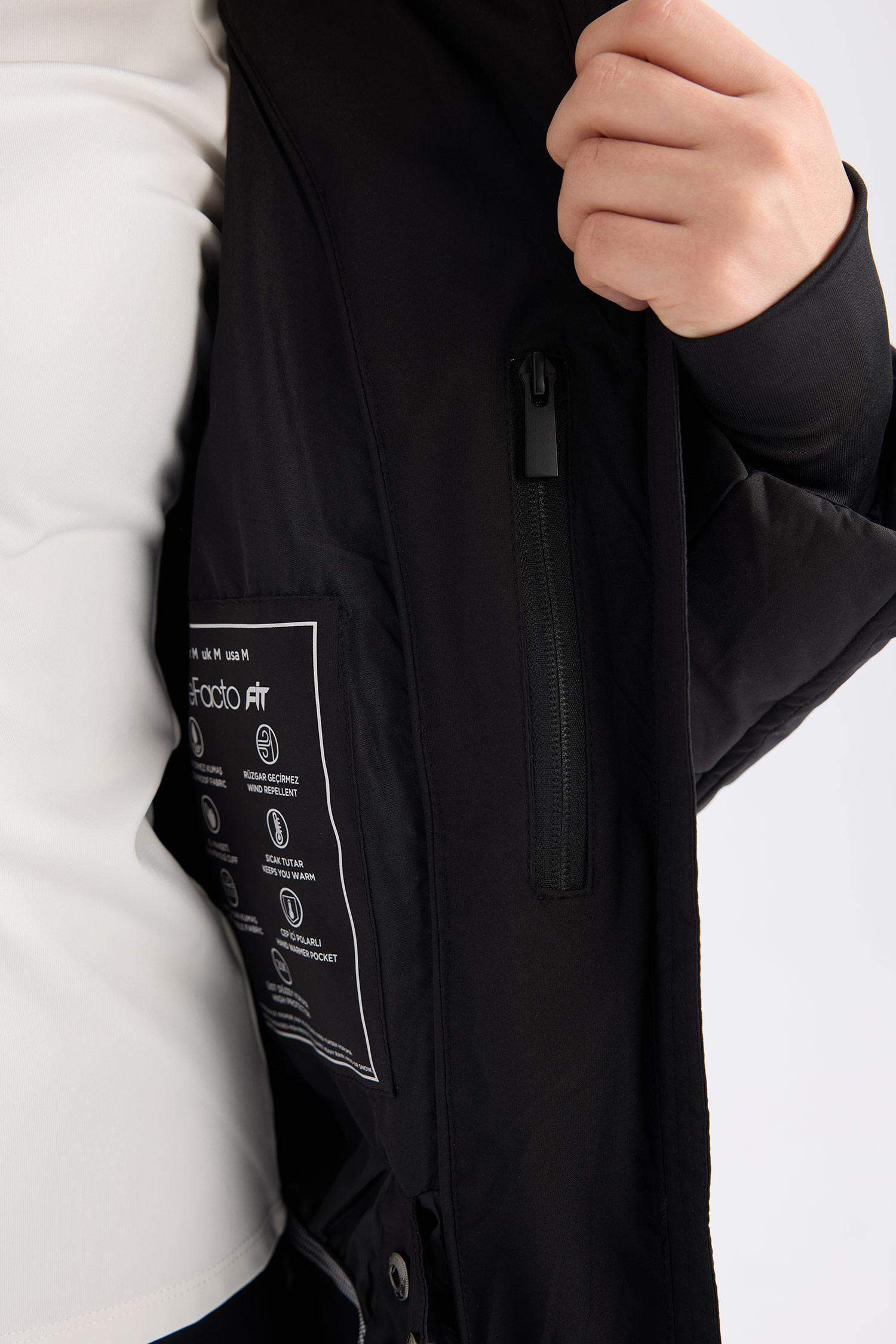 DeFactoFit Kayak Montu Su Geçirmez Rüzgar Geçirmez Kapüşonlu Ayarlanabilir Bel Detaylı Ultra Korumalı