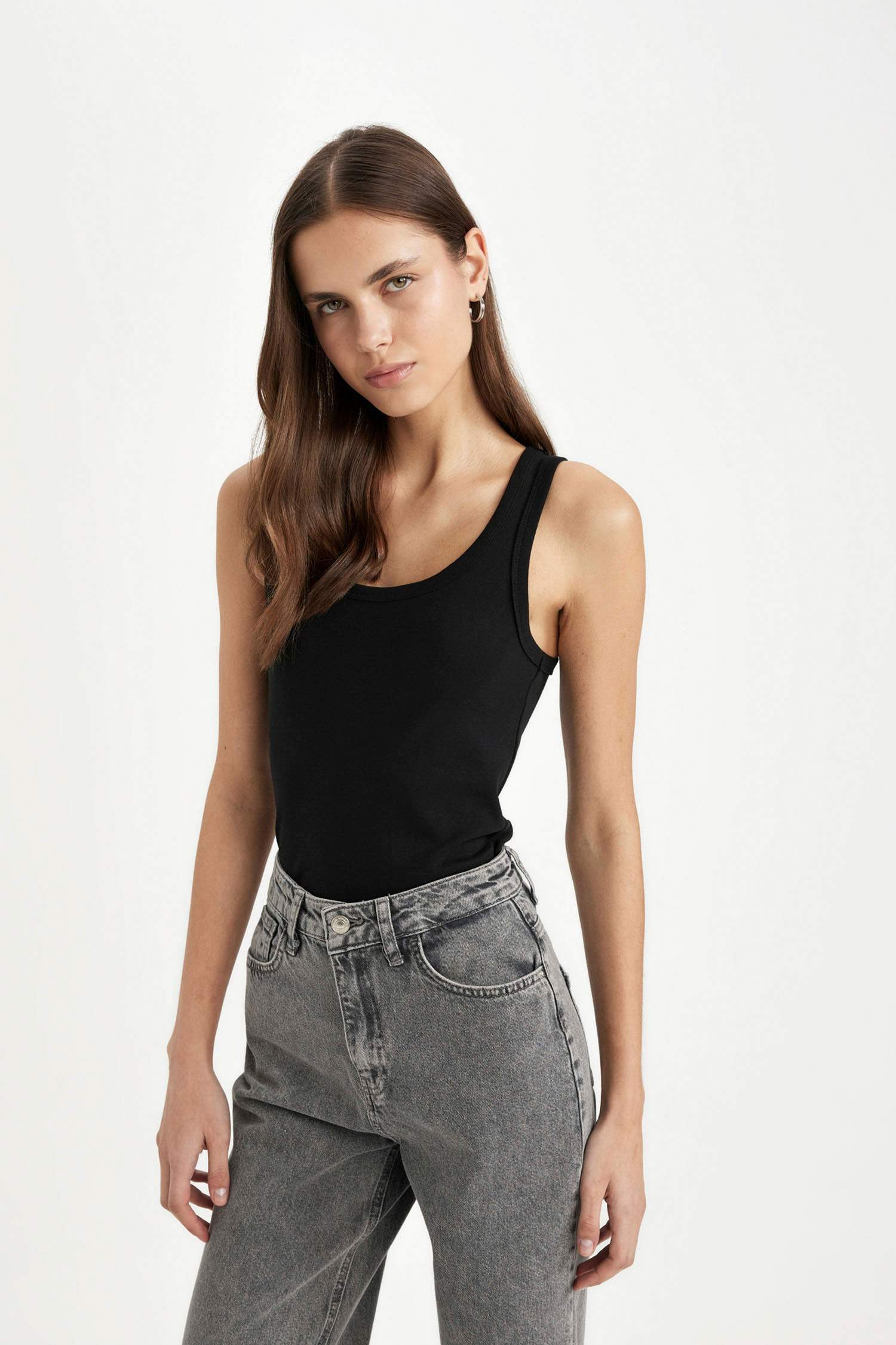 Slim Fit Dar Kesim U Yaka Basic Düz Ribana Atlet