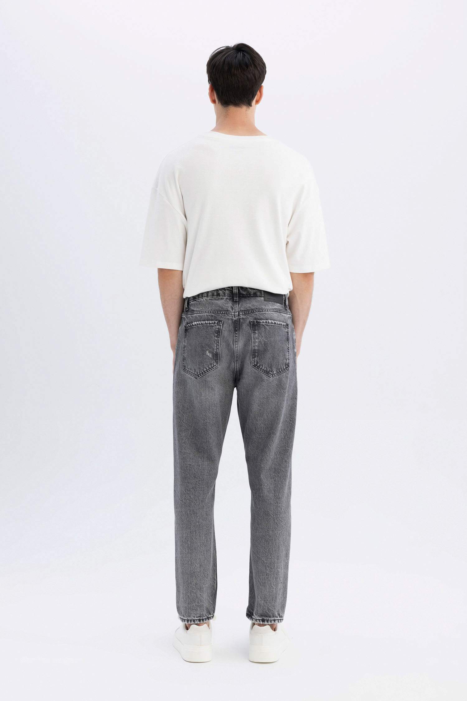 %100 Pamuk 90's Slim Fit Dar Kalıp Yüksek Bel Dar Paça Yırtık Detaylı Jean Pantolon